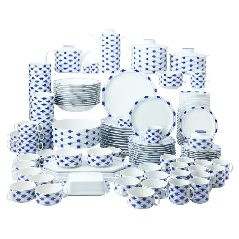 Sehr großes Rosenthal Porzellan Tafelservice/Tee/Kaffeeservice für 12 Personen aus der Jahrhundertmitte im Angebot bei 1stDibs Deutschland