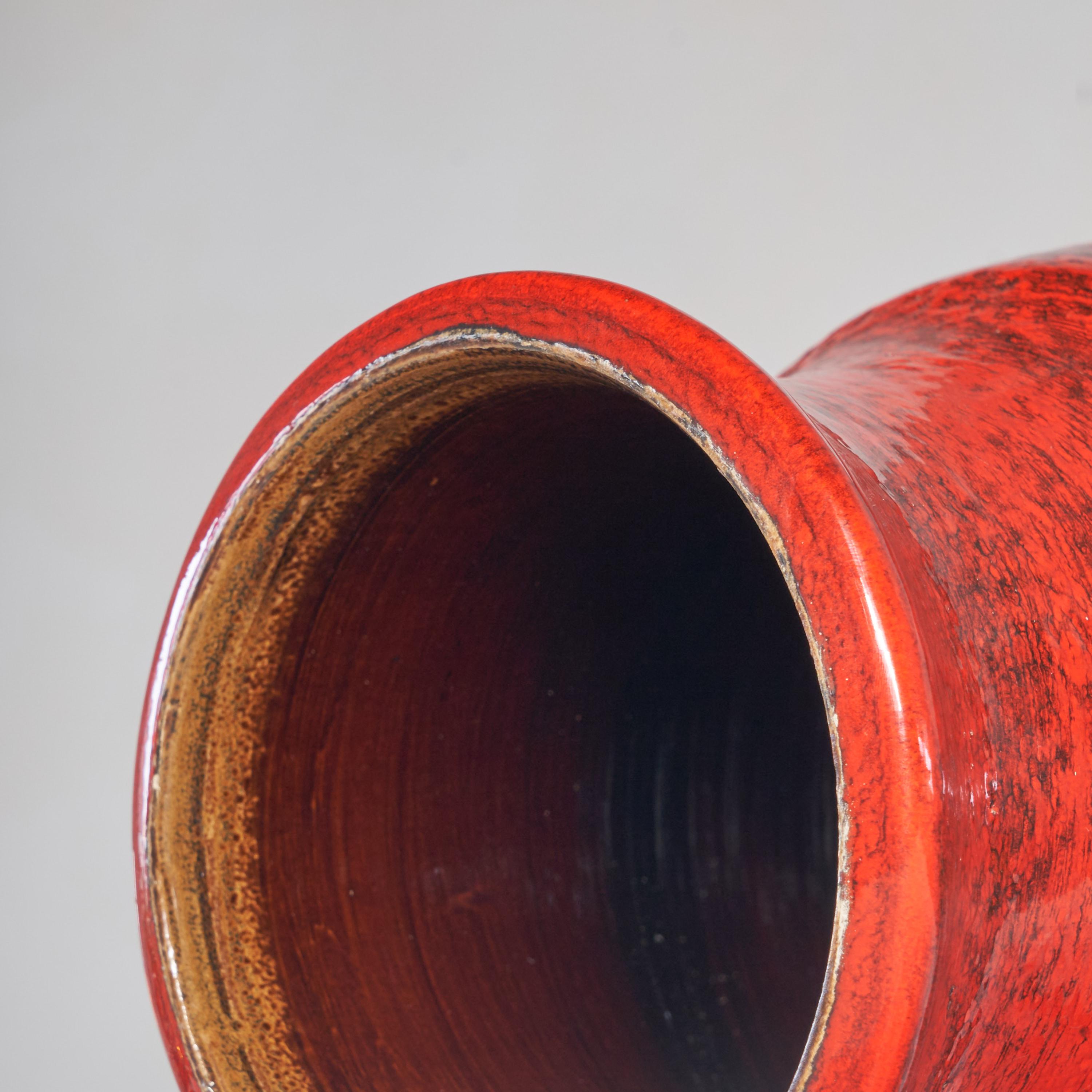 Very Large Mid Century Studio Pottery Vase in Bright Red, 1960s In Good Condition For Sale In Tilburg, NL