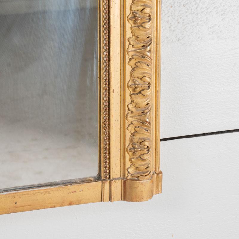 Fin du XIXe siècle Très grand miroir avec motifs floraux et petit fronton H. 204 cm - L. 130 cm en vente