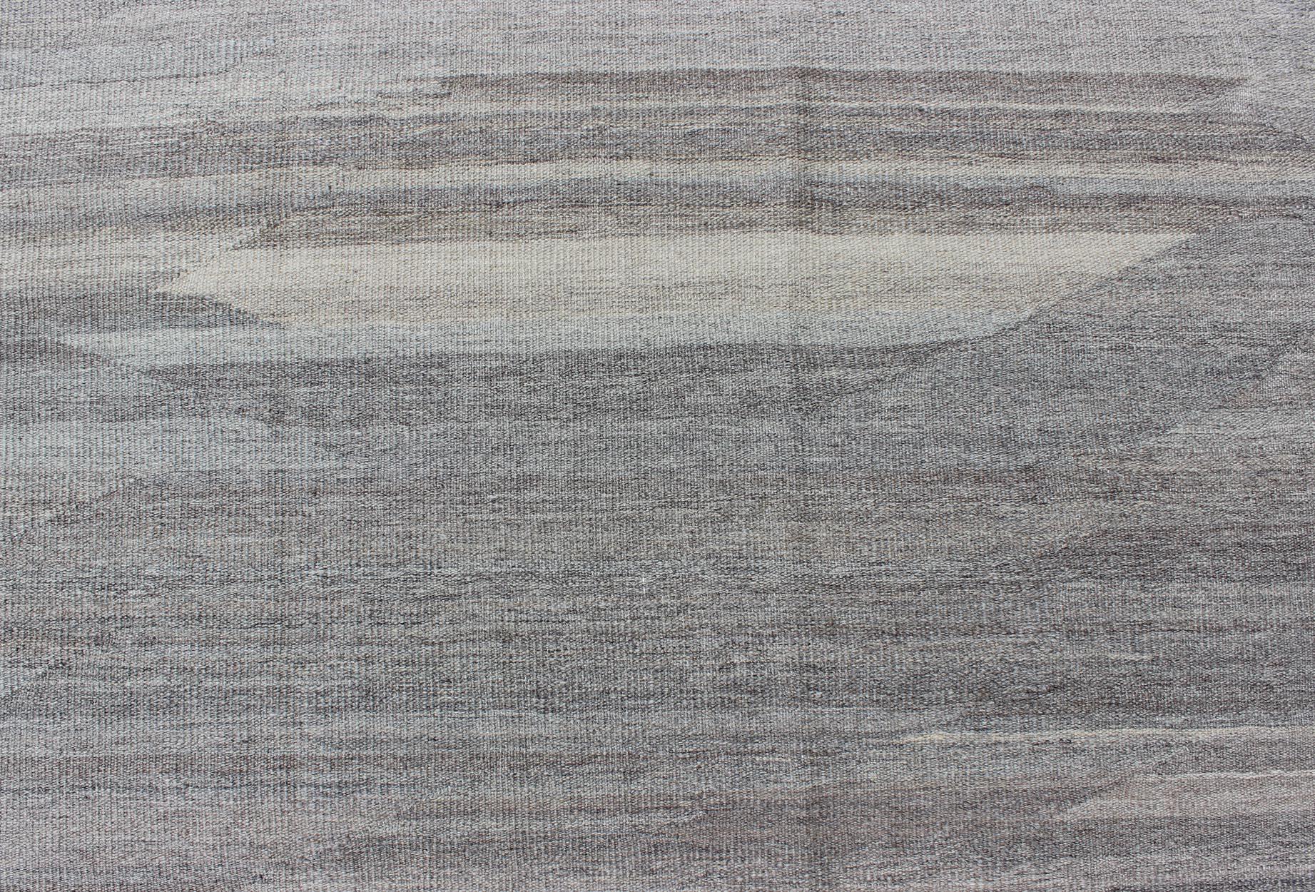 Very Large Modern Kilim with Solid Minimalist Design in Variation of Gray Tones For Sale 4
