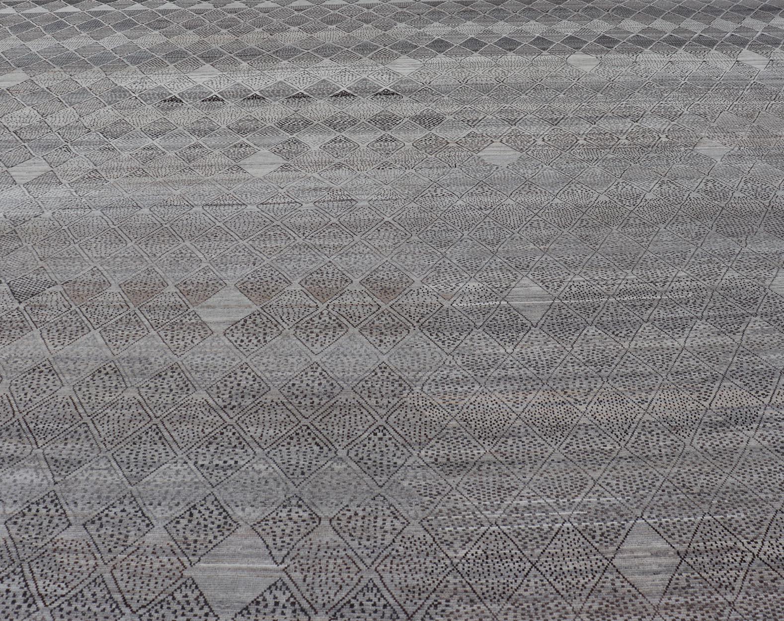 Laine Très grand tapis moderne avec motif de diamants dans les tons gris, taupe et terre en vente