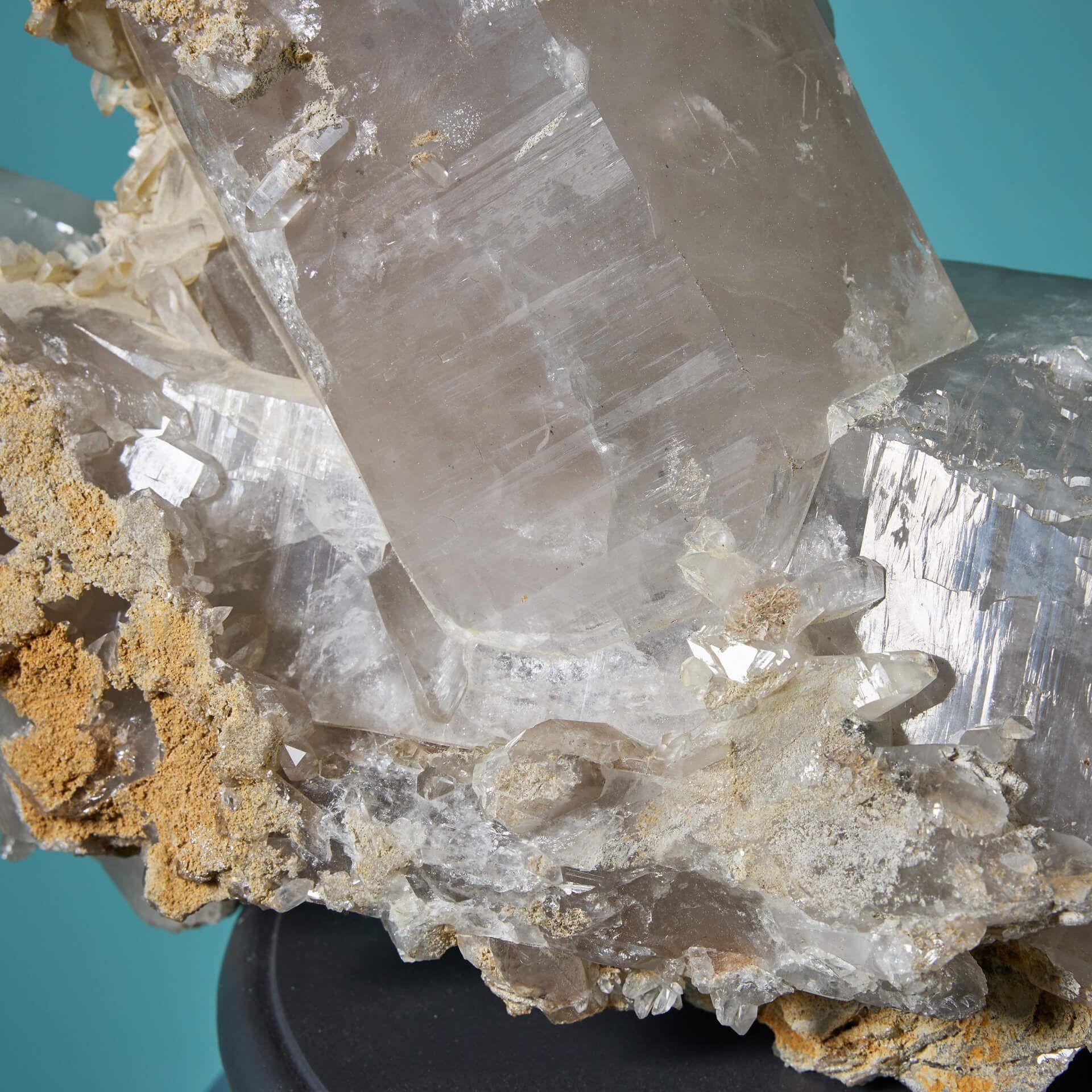 Very Large Natural Quartz Specimen In Fair Condition For Sale In Wormelow, Herefordshire