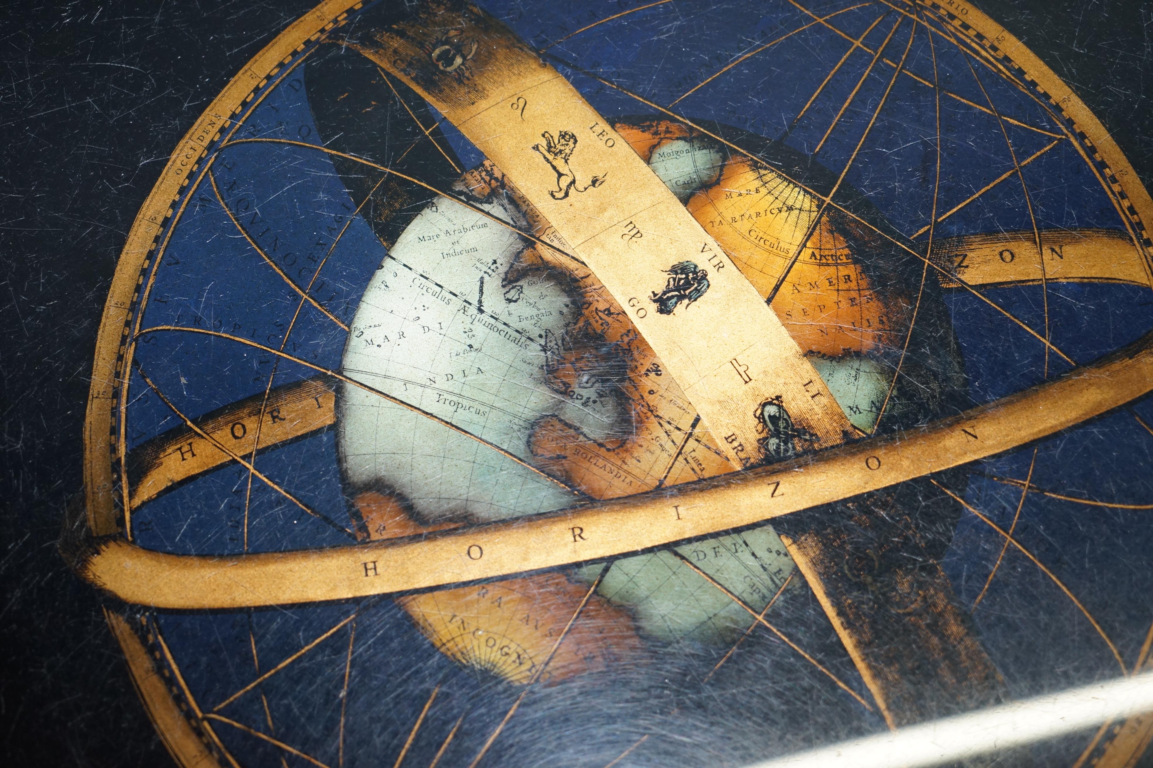 Großes Nest von drei Tischen mit seltenen Sternzeichen-Astrologiekarten auf der Oberseite im Angebot 5