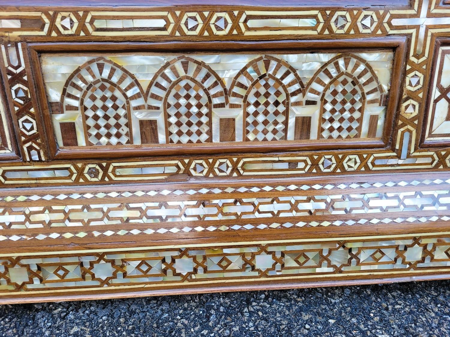 Très grand miroir oriental en marqueterie, 20ème siècle en vente 4