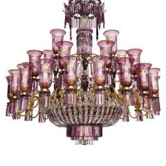 Coppia molto grande di lampadari antichi inglesi in vetro tagliato viola e trasparente F. & C. Osler