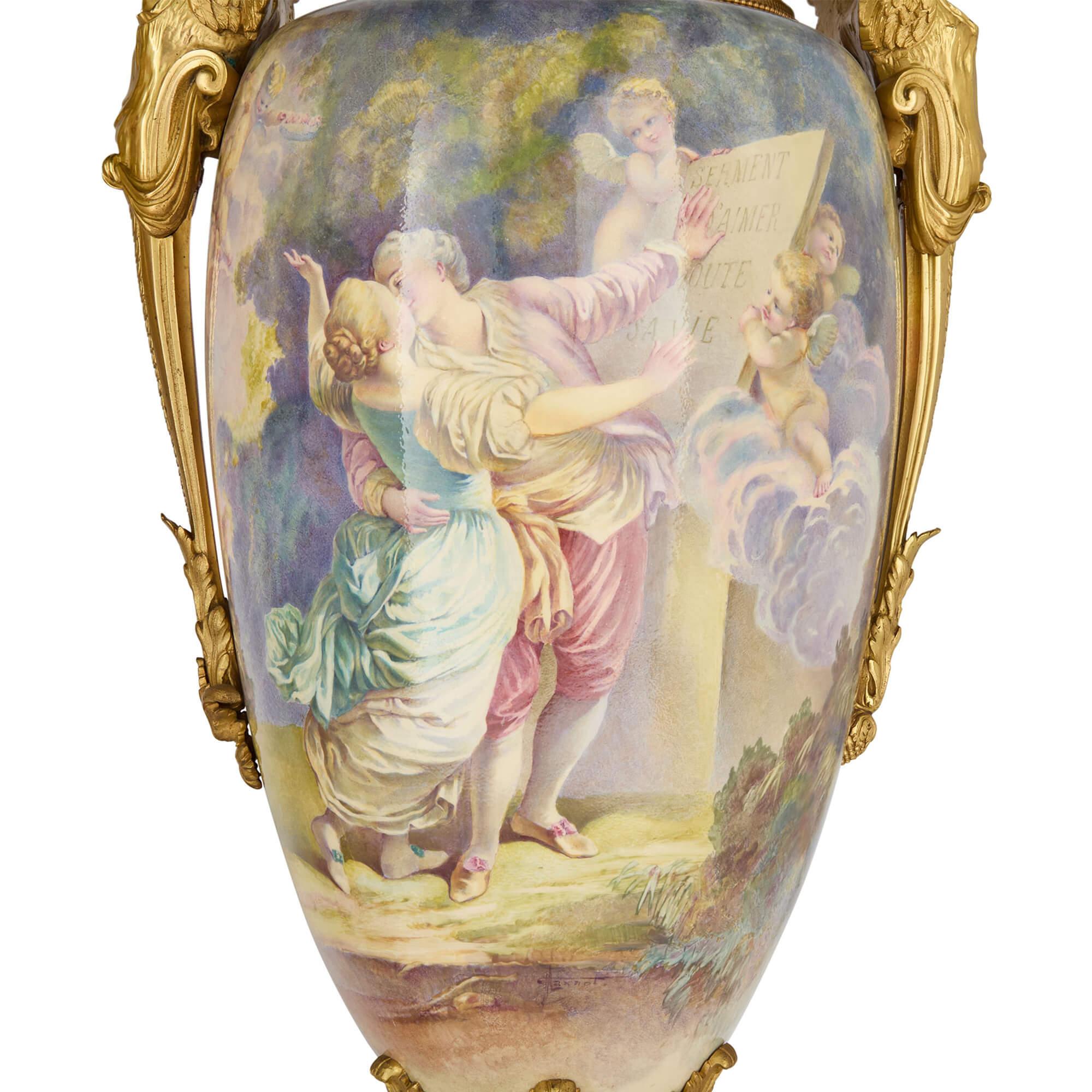 Français Très grande paire de vases anciens en porcelaine peinte de style Rococo et de style Sèvres en bronze doré en vente