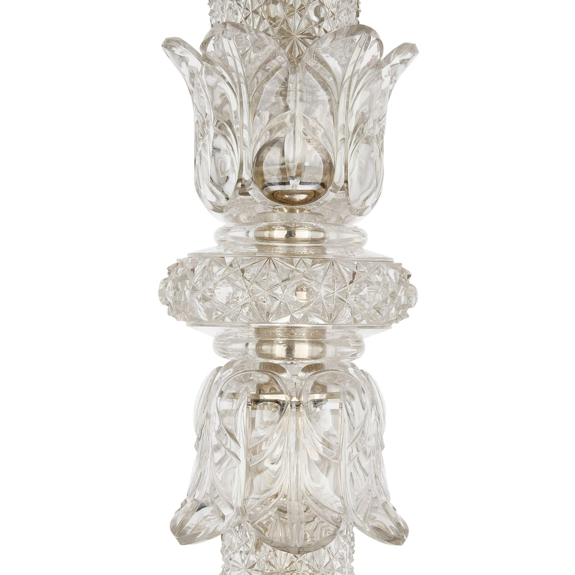 Coppia molto grande di candelabri da terra in cristallo francese Baccarat in vendita 1