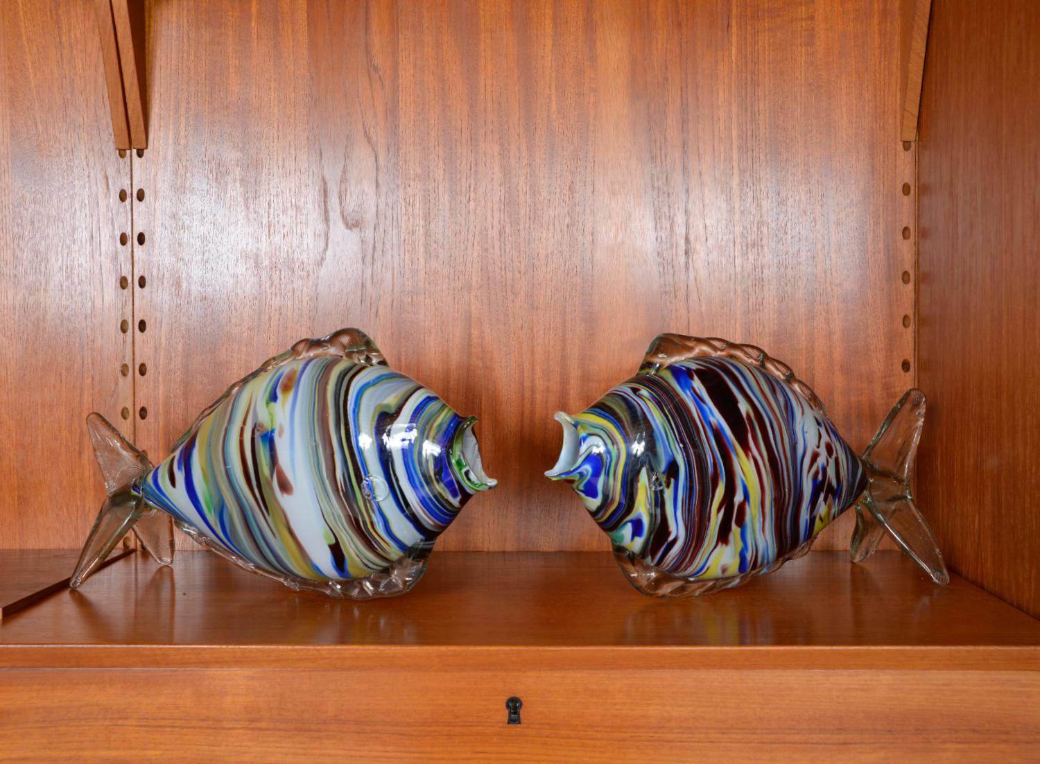Sehr großes Paar Midcentury Murano Glas Fisch Skulpturen Italien 1950er 1960er Venedig im Zustand „Gut“ im Angebot in Sherborne, Dorset