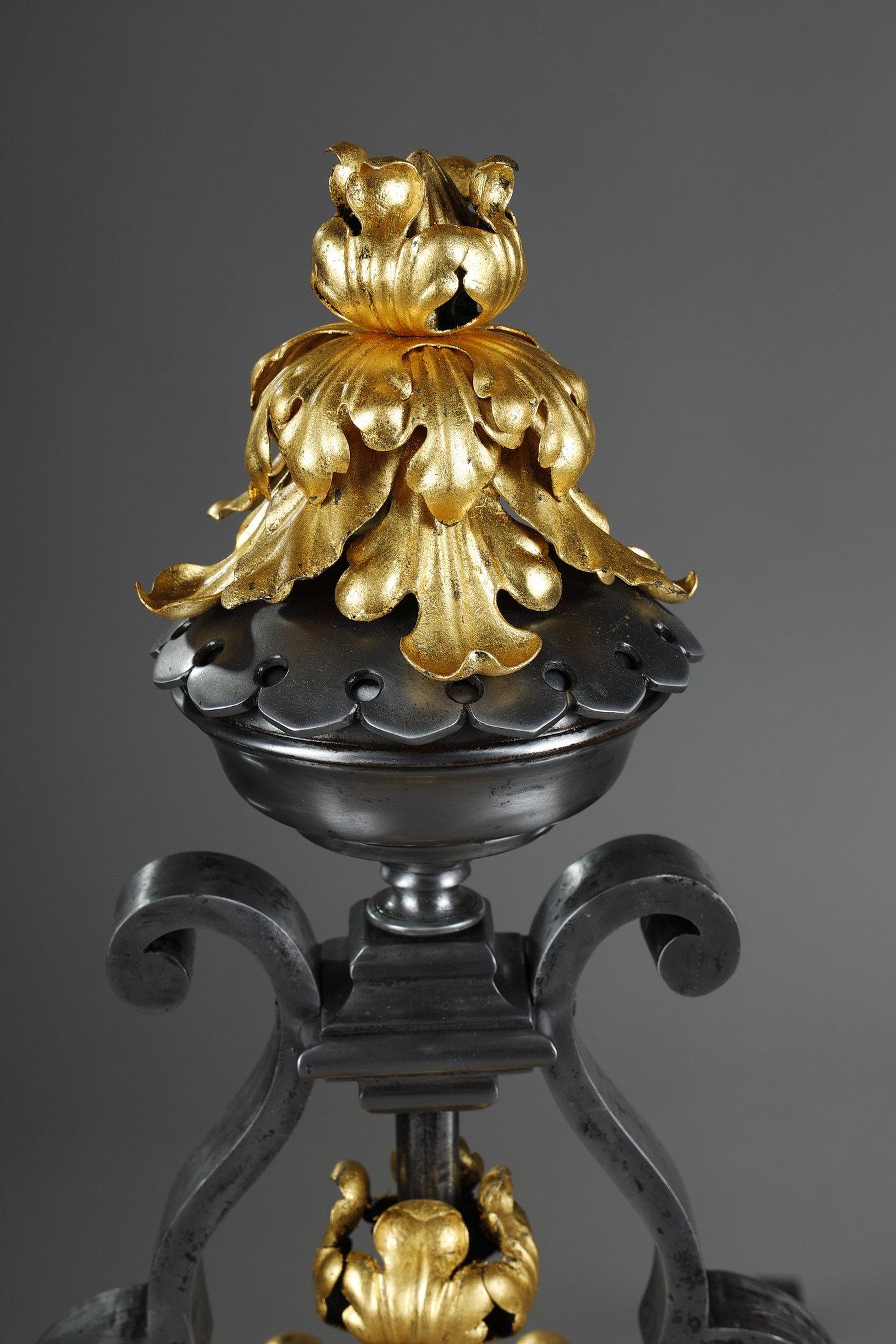 Coppia molto grande di candelabri in ferro battuto in vendita 6