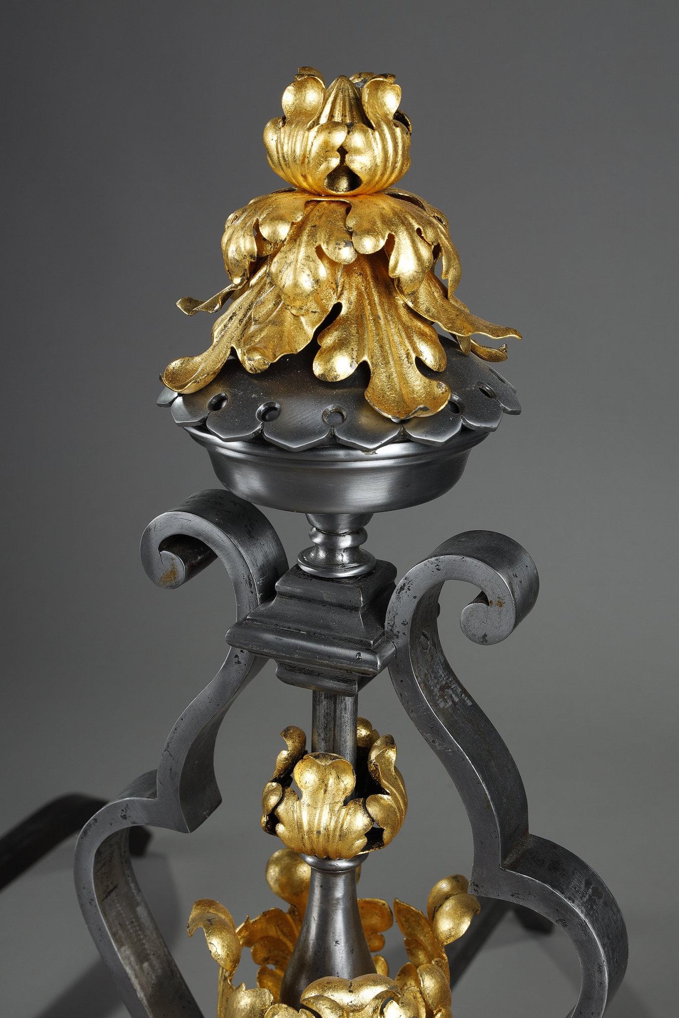 Coppia molto grande di candelabri in ferro battuto in vendita 7