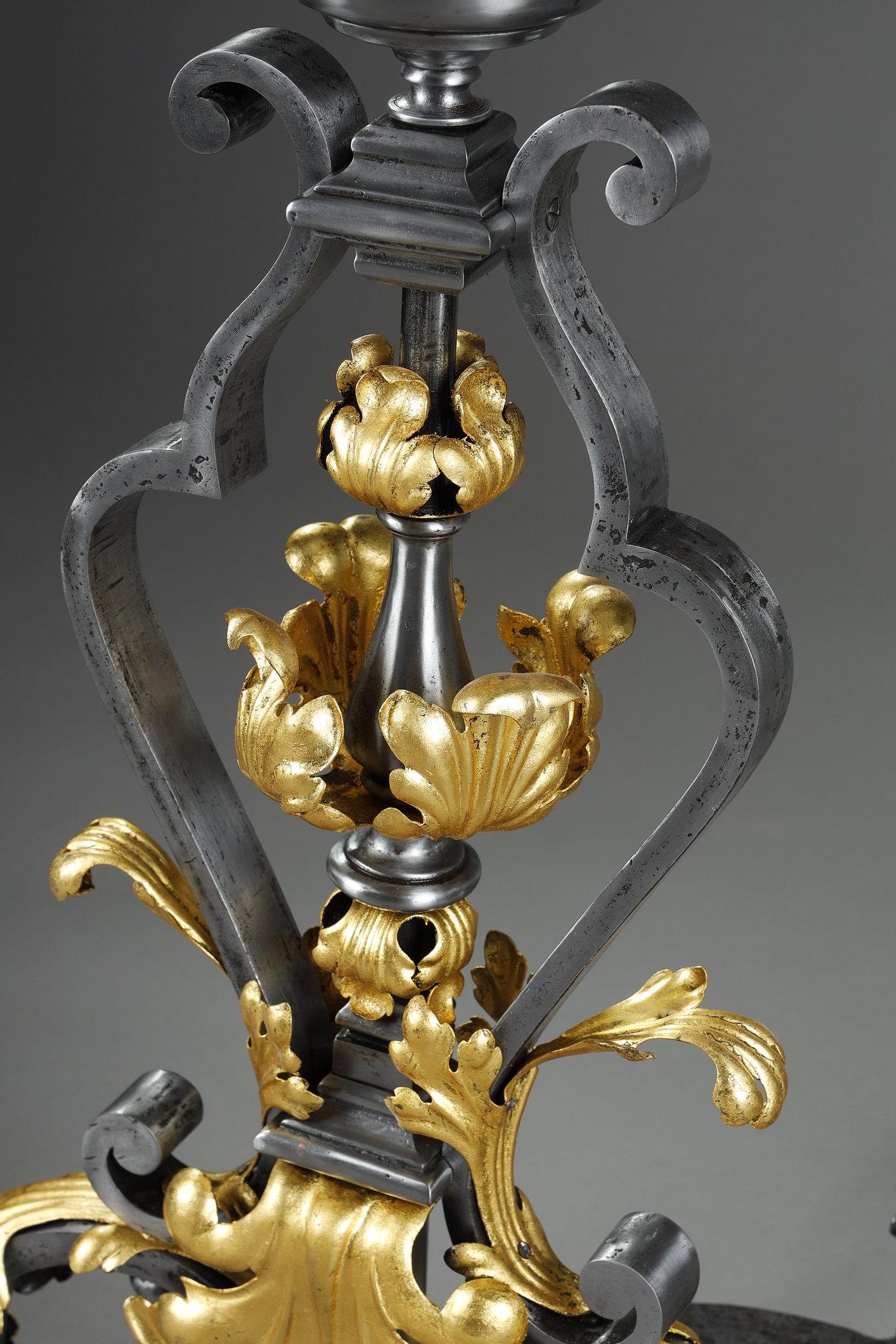 Coppia molto grande di candelabri in ferro battuto in vendita 12