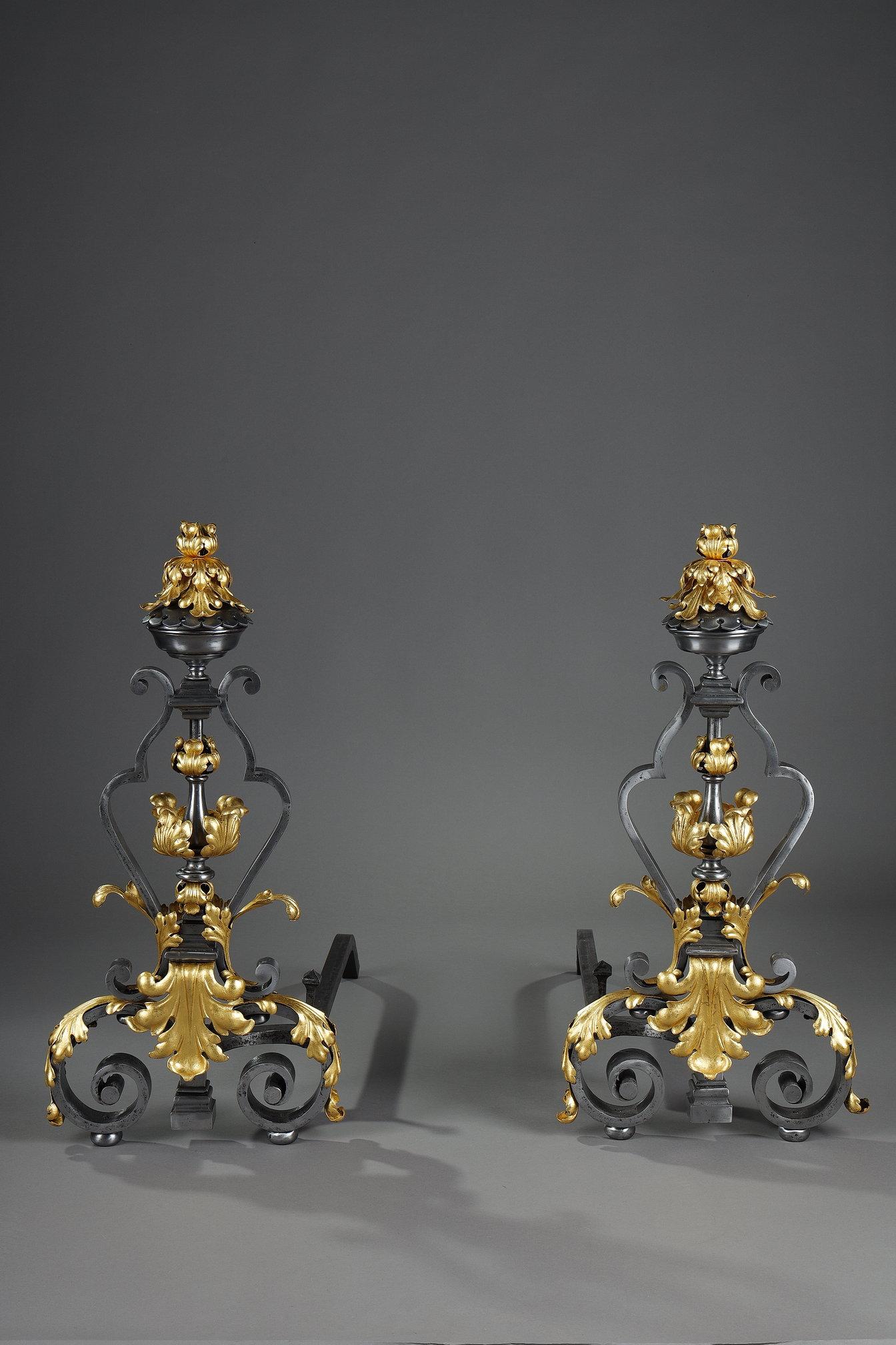 Francese Coppia molto grande di candelabri in ferro battuto in vendita