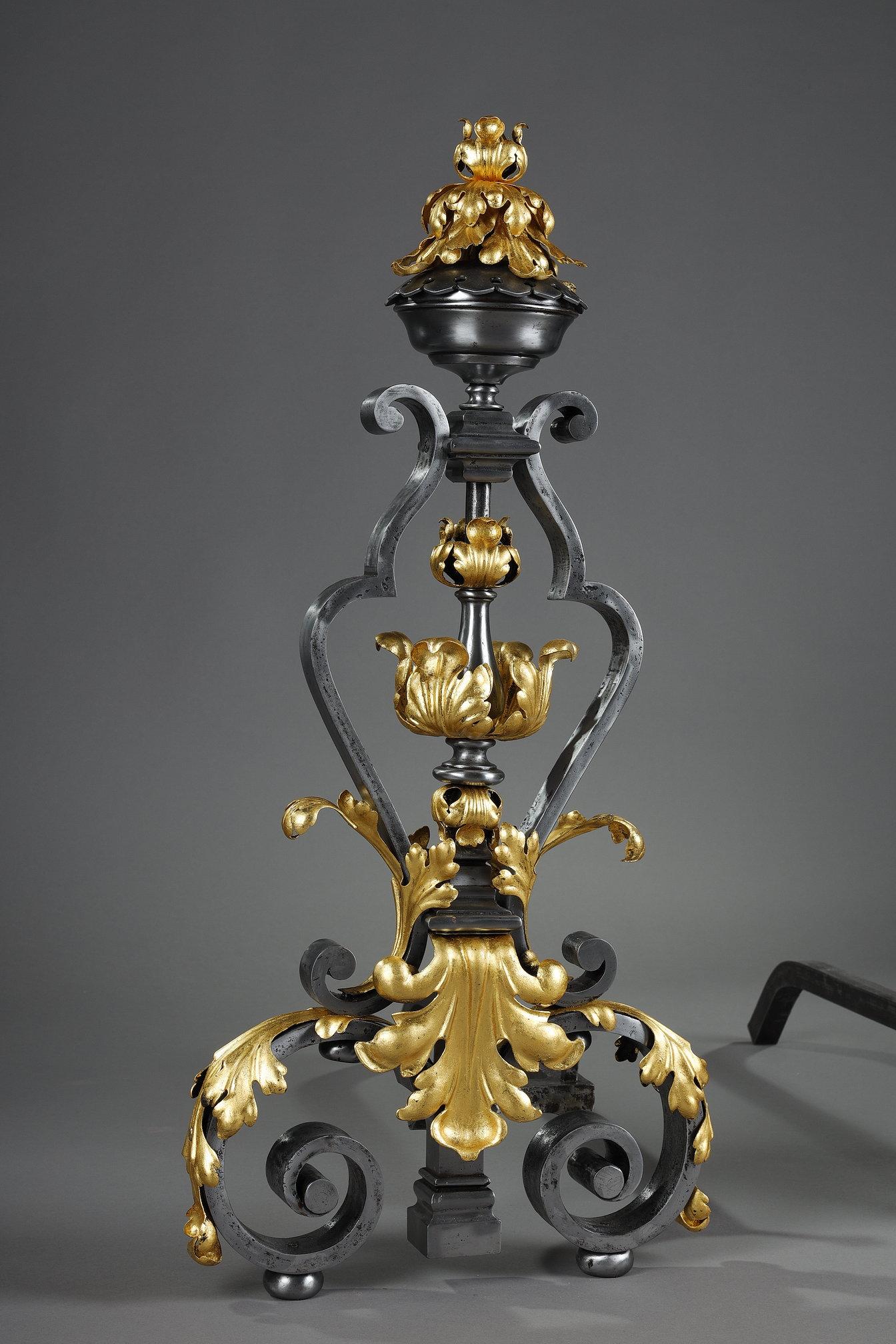 Coppia molto grande di candelabri in ferro battuto in vendita 1