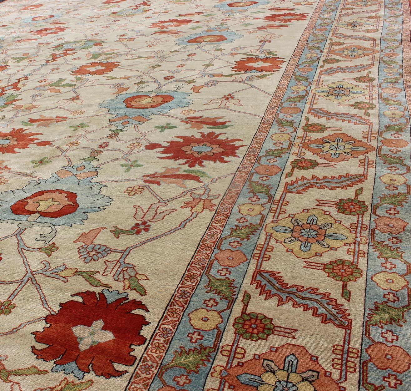 Großer farbenfroher persischer Serapi-Teppich von Keivan Woven Arts, Persisch (Ende des 20. Jahrhunderts) im Angebot