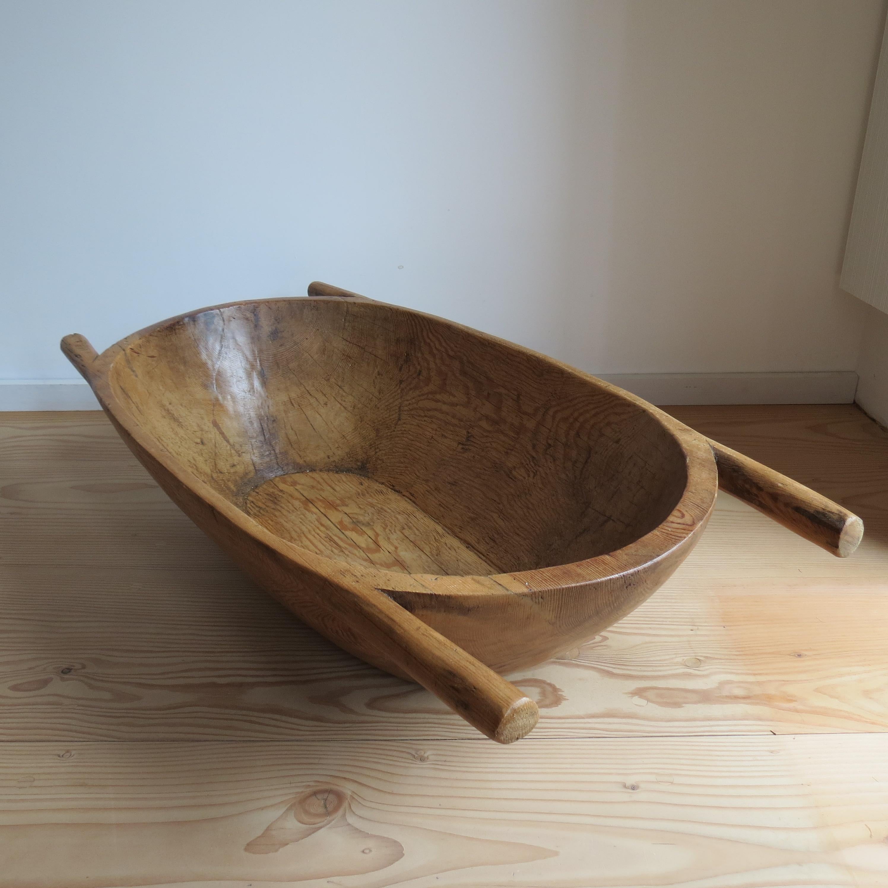 Very Large Pine Trug Wooden Rustic Bowl with Handles Wabi Sabi Style For Sale 4