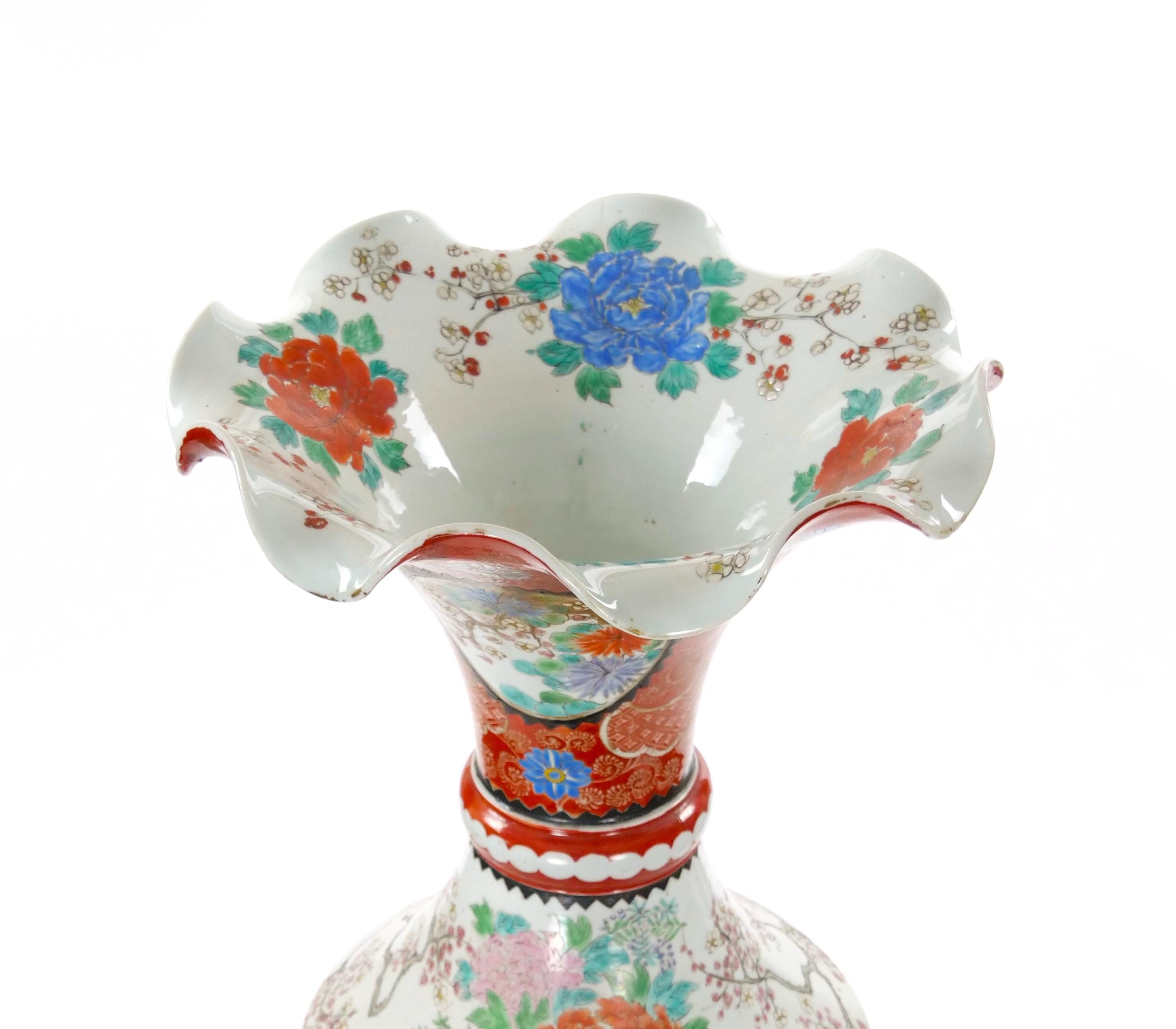 Vaso da terra giapponese in porcellana molto grande / forma di tromba smerlata in vendita 8
