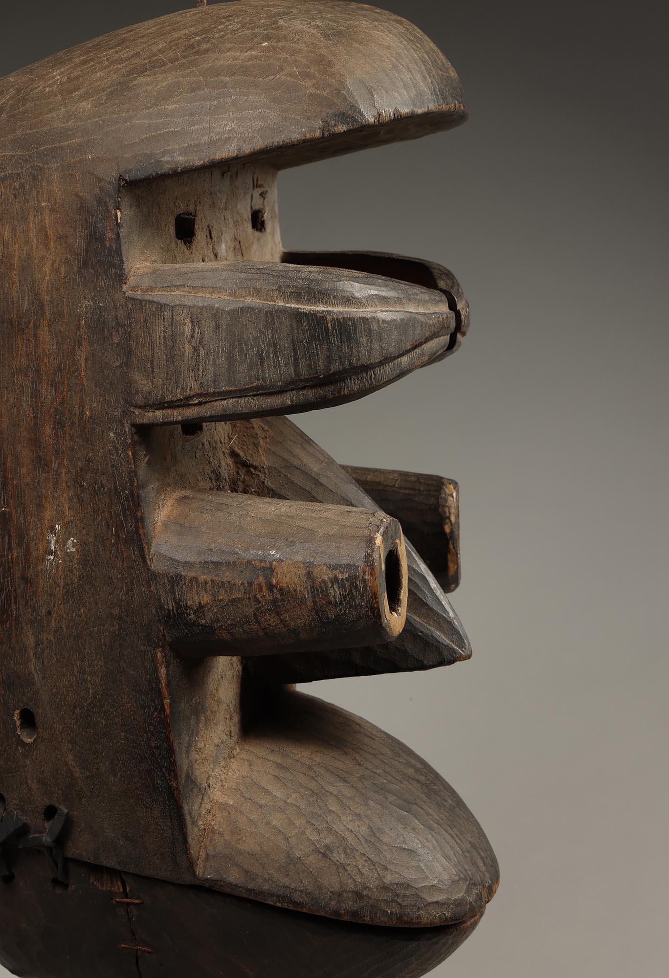 Très grand et puissant Dan Guere Nous Masque Yeux Tubulaires Côte d'Ivoire Afrique ex Fearing en vente 2