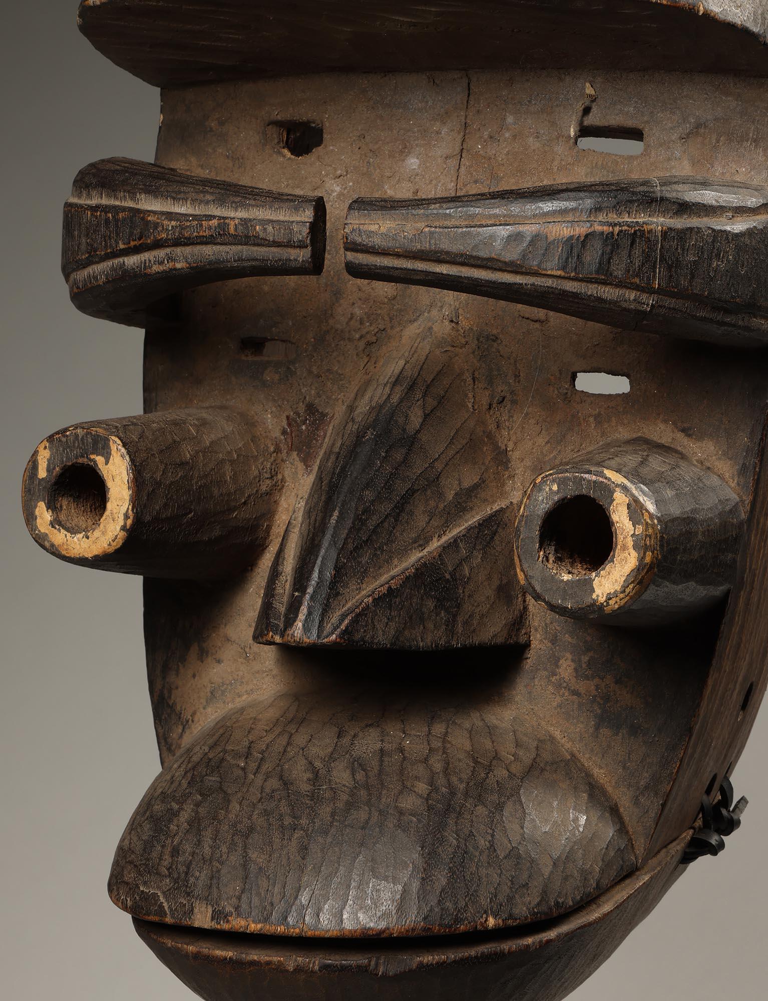 Très grand et puissant Dan Guere Nous Masque Yeux Tubulaires Côte d'Ivoire Afrique ex Fearing en vente 4