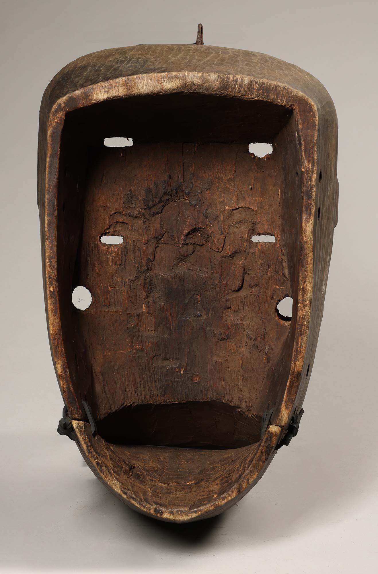 Très grand et puissant Dan Guere Nous Masque Yeux Tubulaires Côte d'Ivoire Afrique ex Fearing en vente 5
