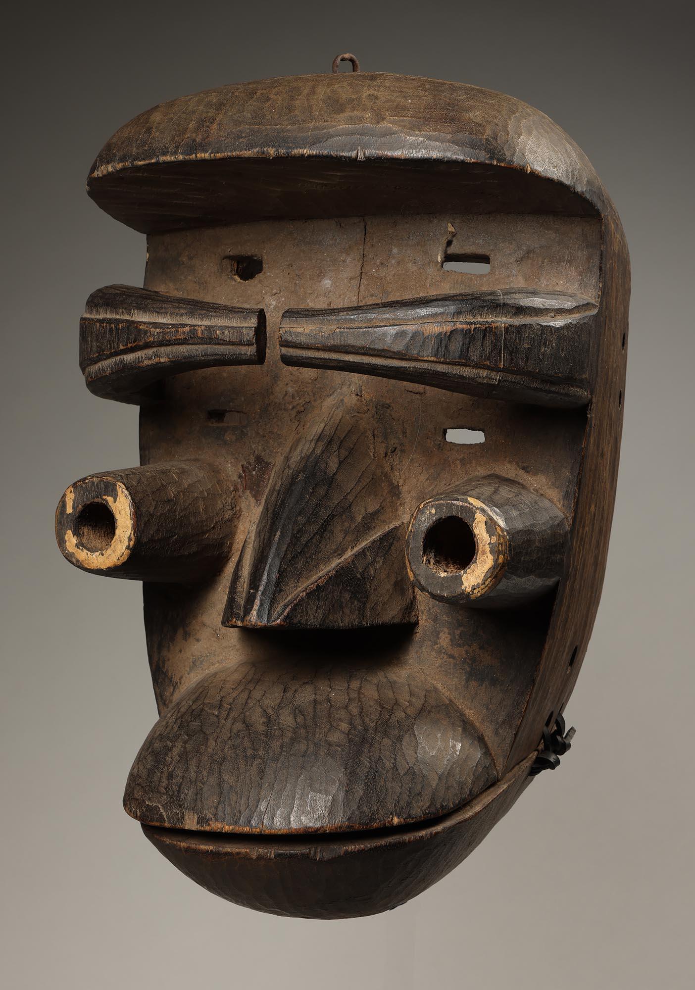 Ivoirien Très grand et puissant Dan Guere Nous Masque Yeux Tubulaires Côte d'Ivoire Afrique ex Fearing en vente