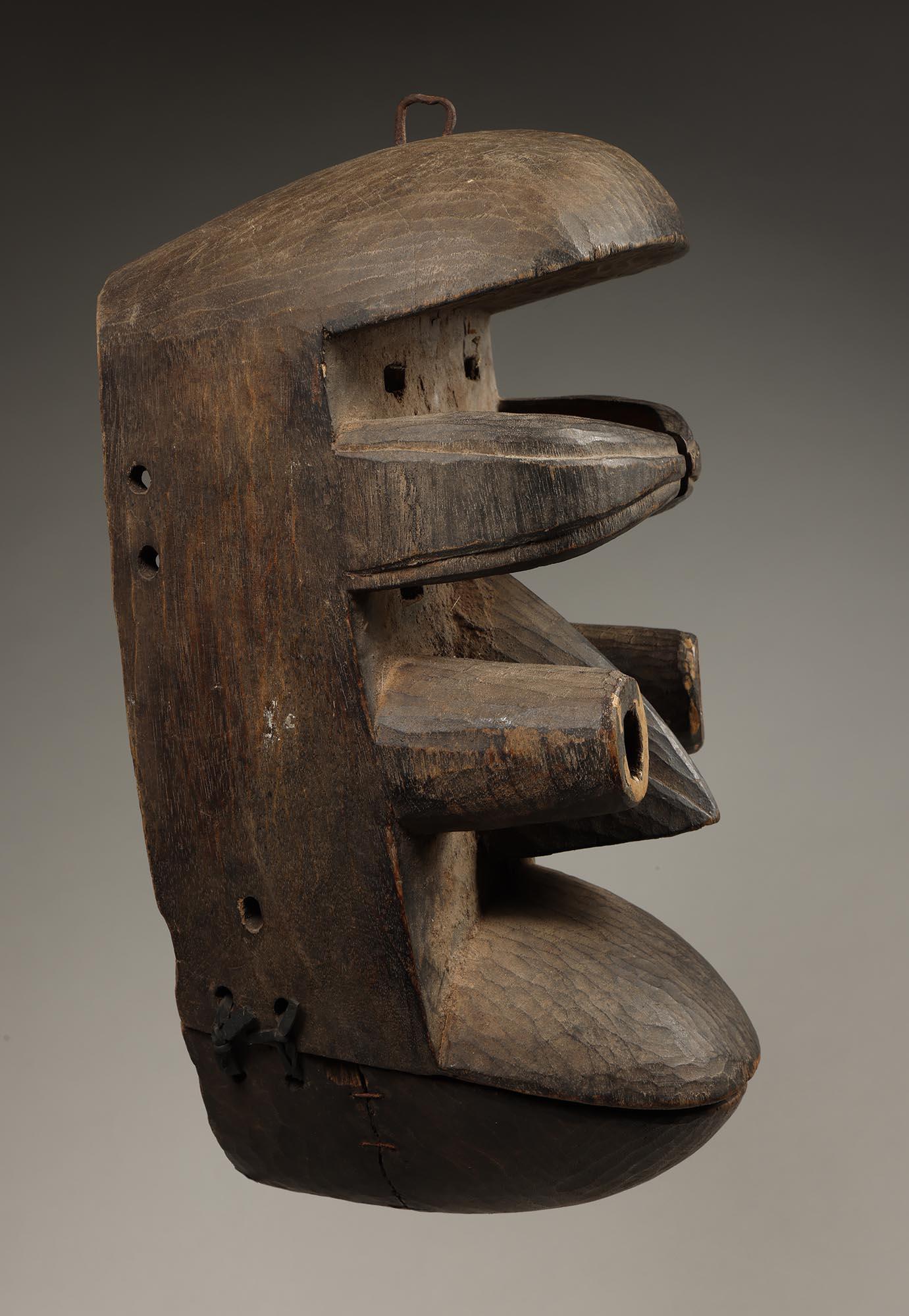 20ième siècle Très grand et puissant Dan Guere Nous Masque Yeux Tubulaires Côte d'Ivoire Afrique ex Fearing en vente