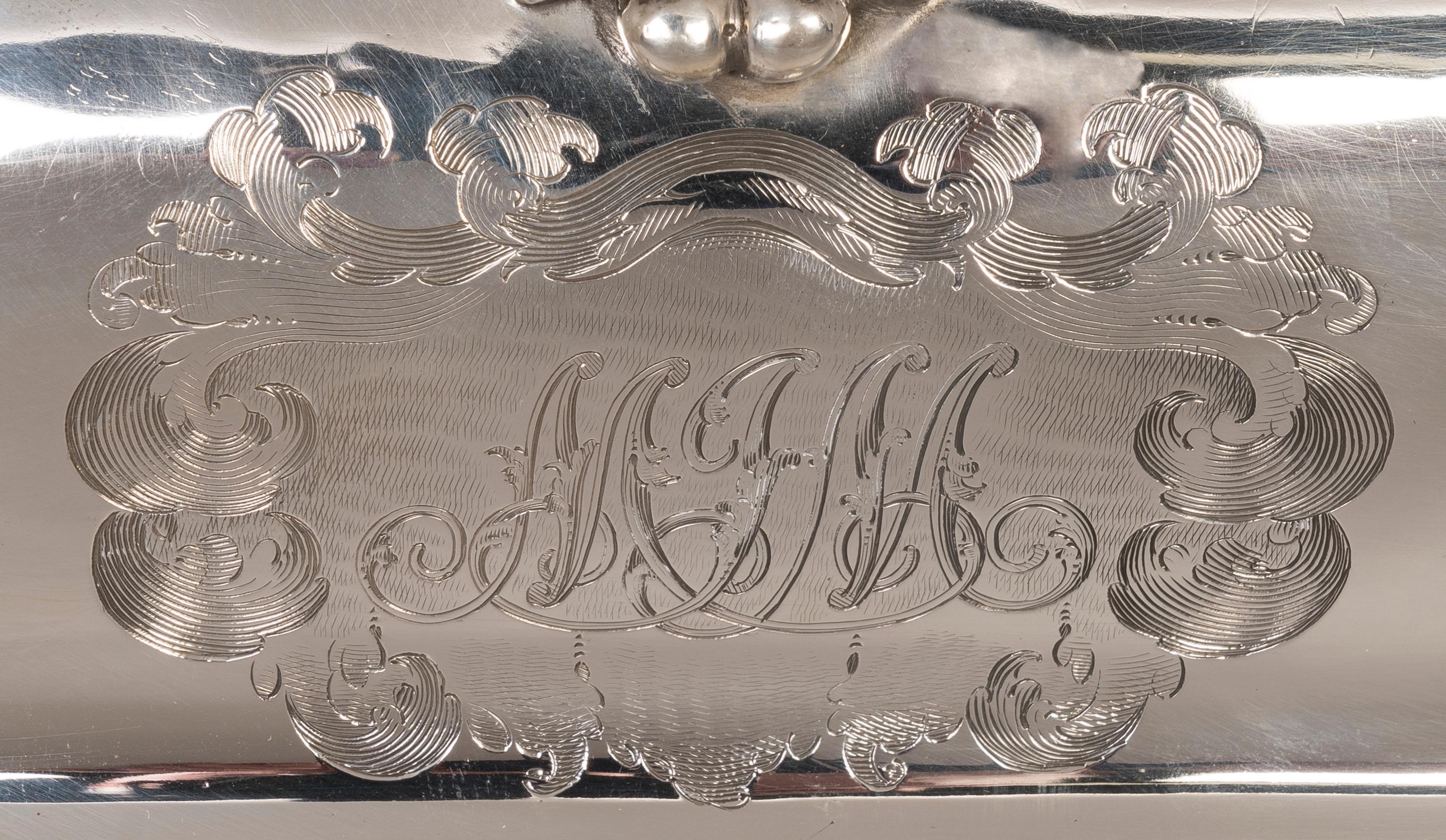 Plato con tapa de plata maciza muy grande de Barnard del periodo de la Regencia con procedencia Silver en venta