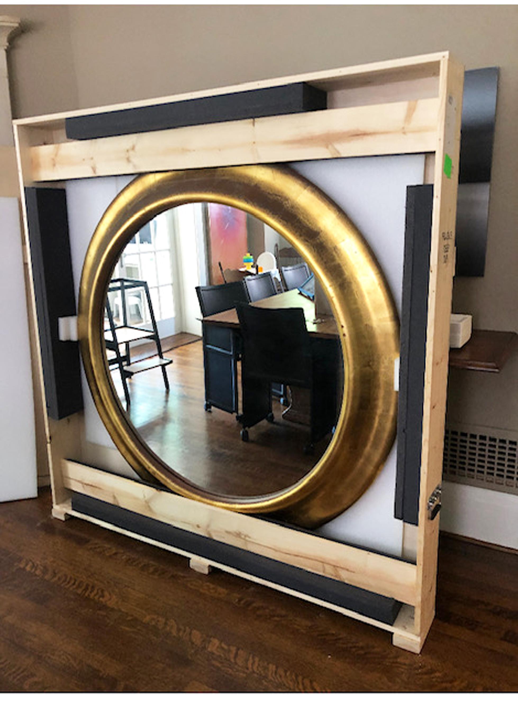 Very Large Round Gold Gilt Mirror, Italy In Good Condition In Toronto, ON