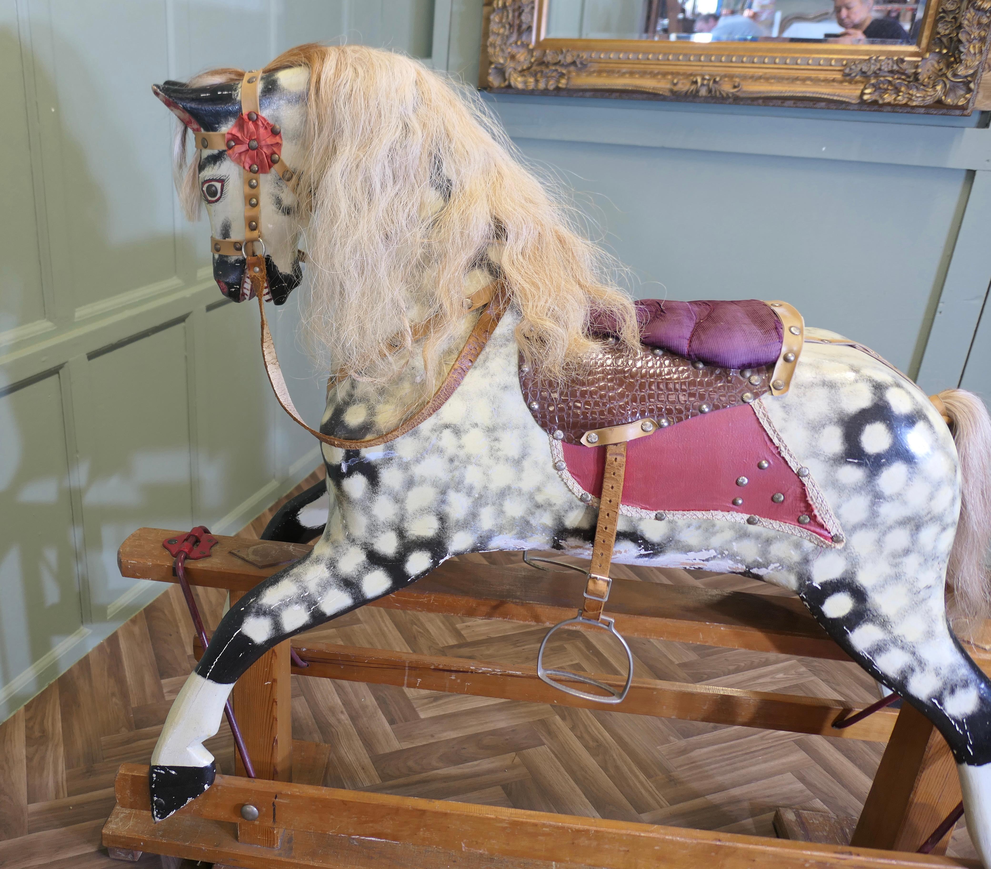Cavallo a dondolo Collinson di dimensioni molto grandi    Un bel galoppino grigio ramato in vendita 6