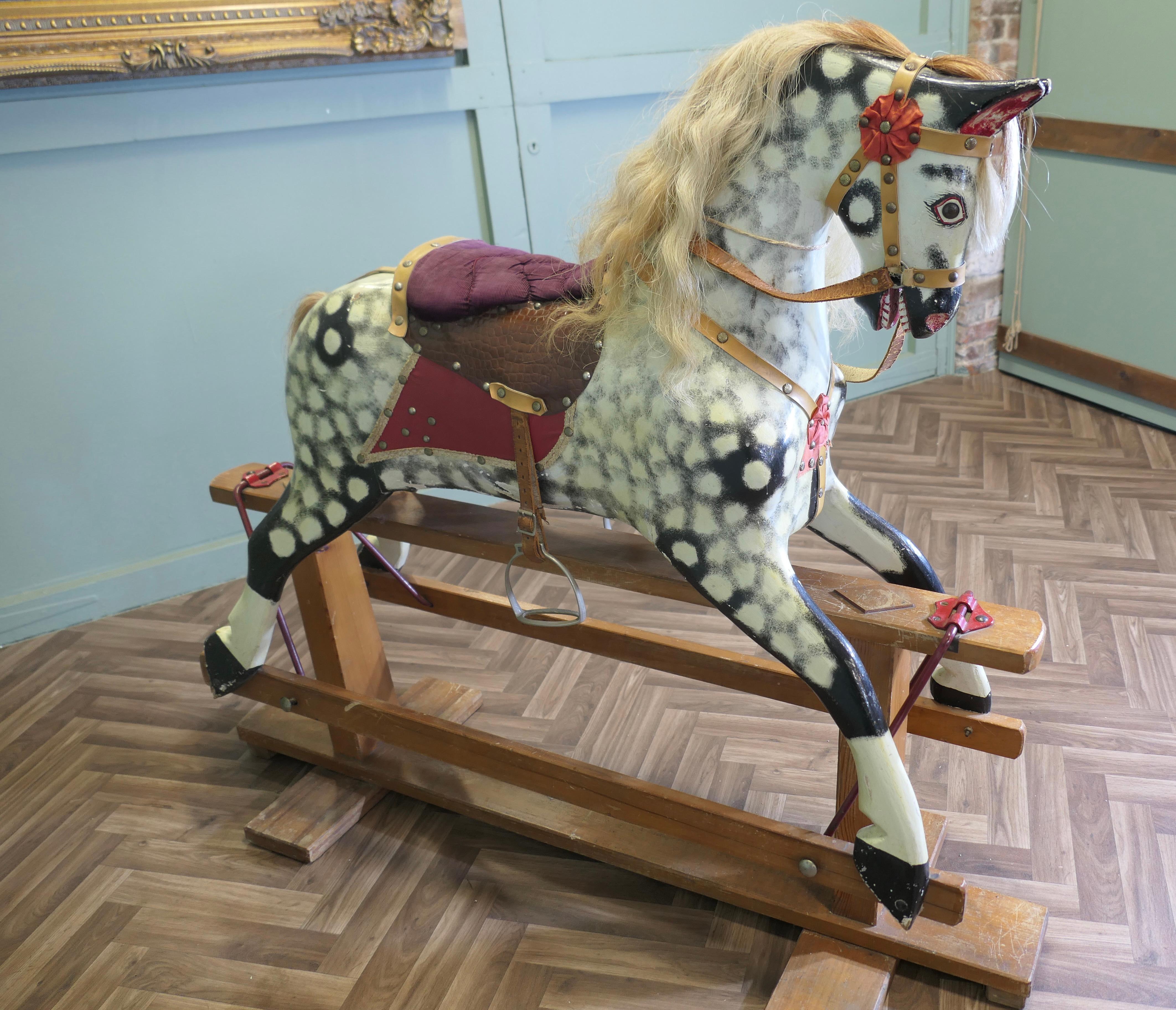 Cavallo a dondolo Collinson di dimensioni molto grandi    Un bel galoppino grigio ramato in vendita 1