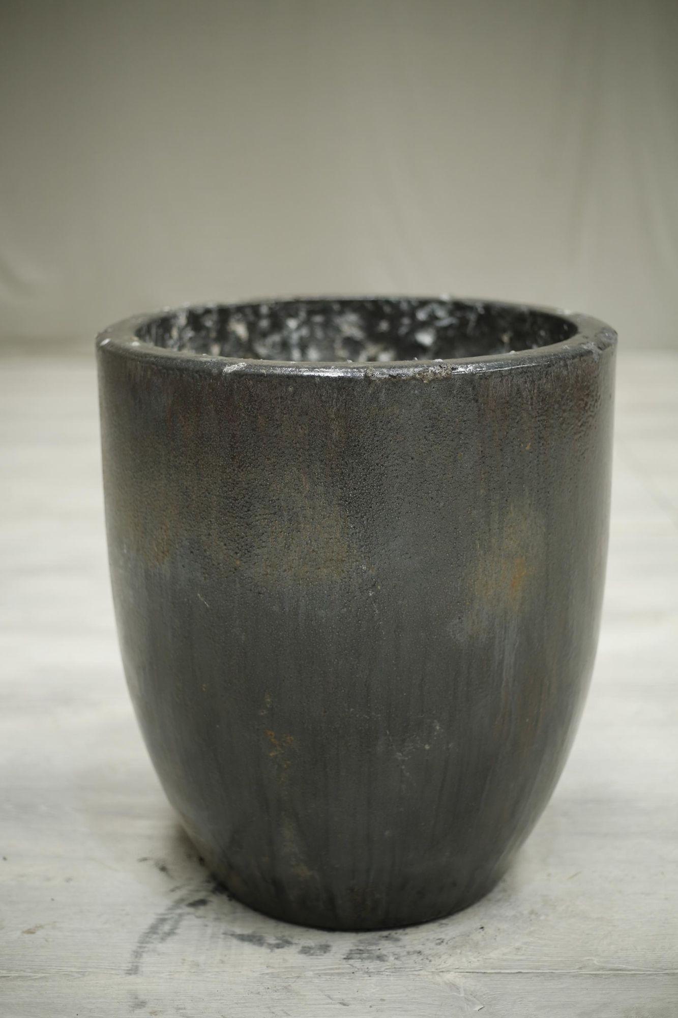 Very Large Smelting Pot, No4 For Sale 4