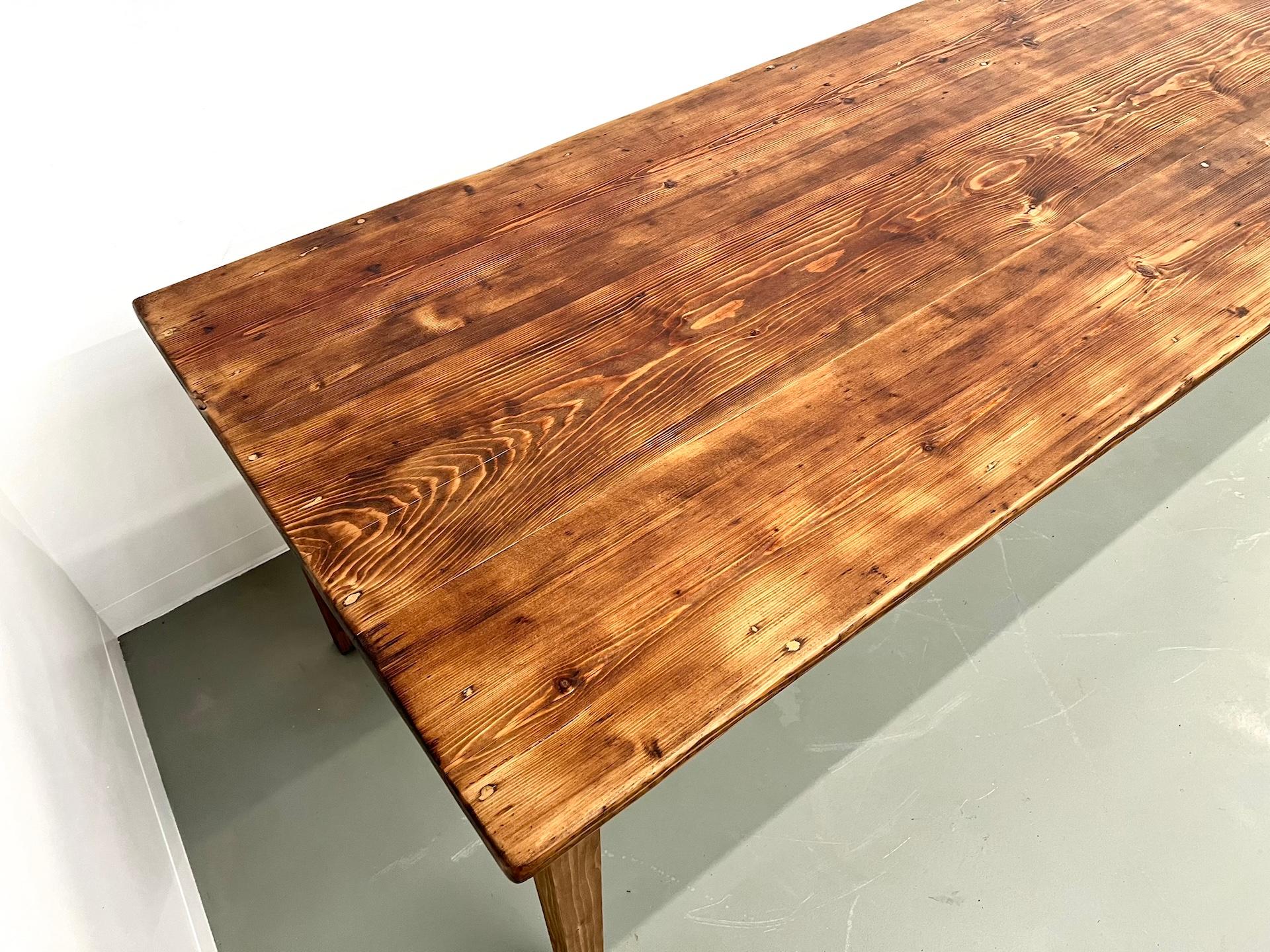Très grande table de ferme en pin massif, années 1950 en vente 3