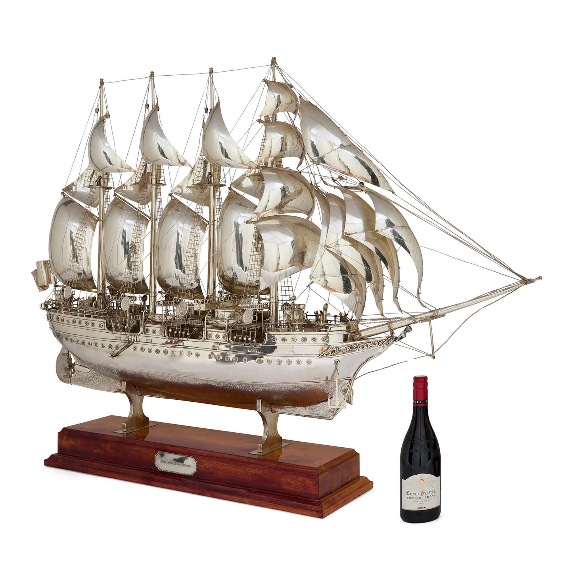 Modelo español muy grande de barco Nef de plata Juan Sebastián Elcano en venta 5