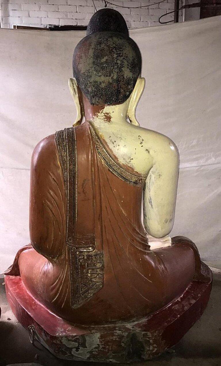 ananda college buddha statue
