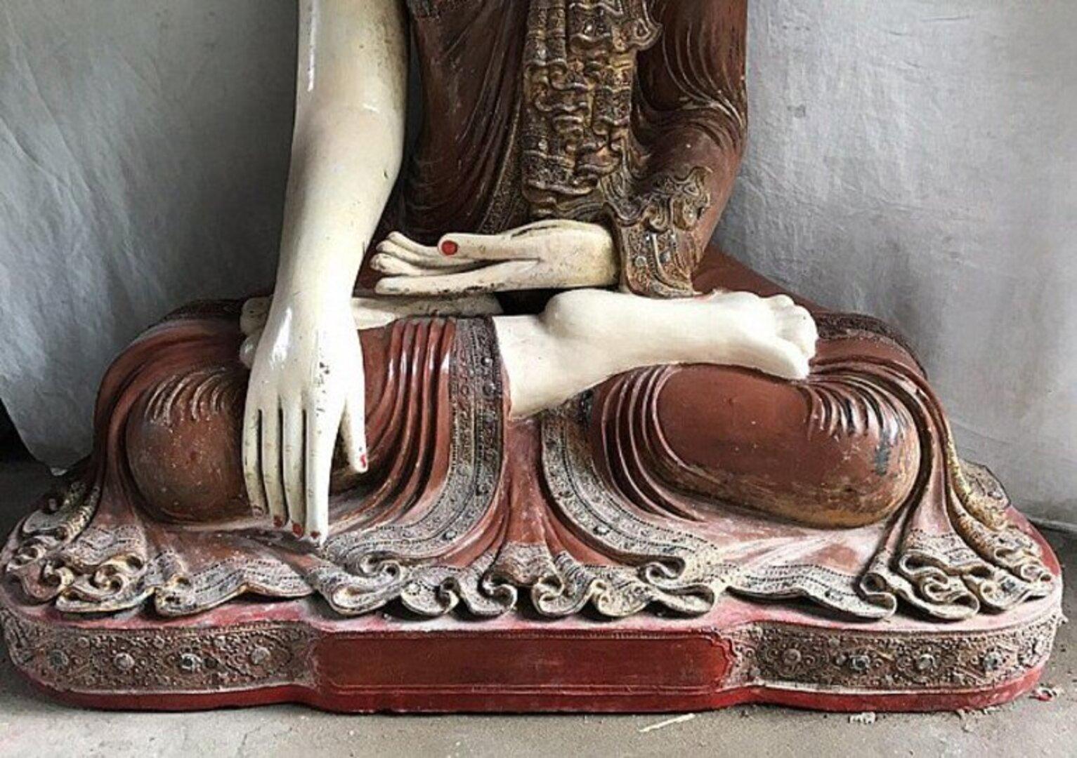 Burmese Very Large & Special Antique Buddha Statue from Burma For Sale