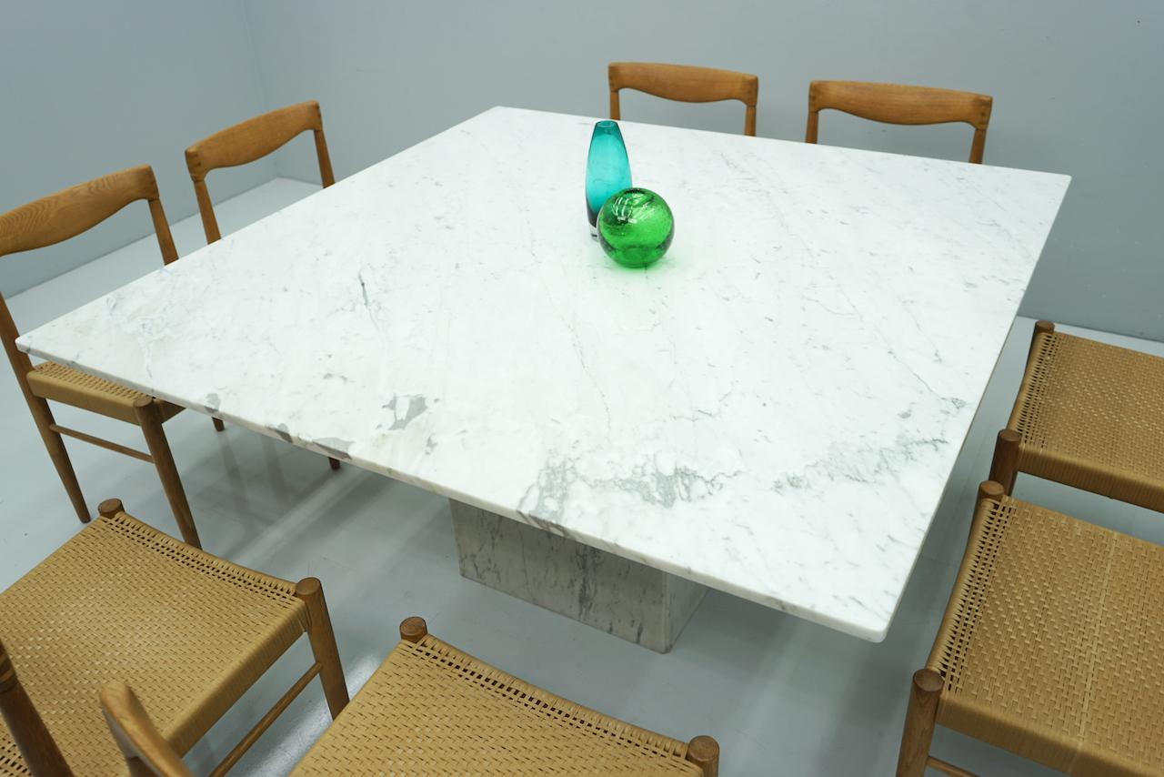 Very Large Square Dining Table in White Carrara Marble, Italy, 1980s For Sale 4