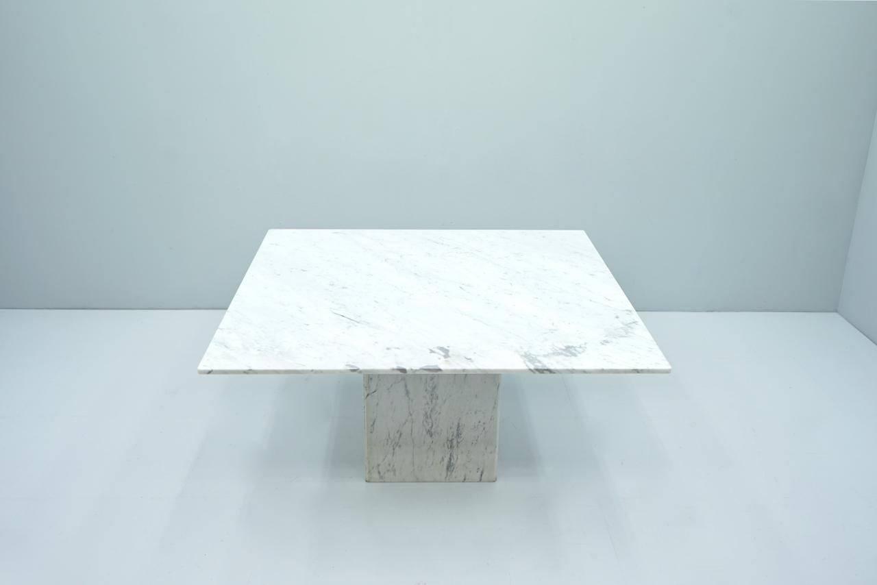 Mid-Century Modern Very Large Square Dining Table in White Carrara Marble, Italy, 1980s For Sale