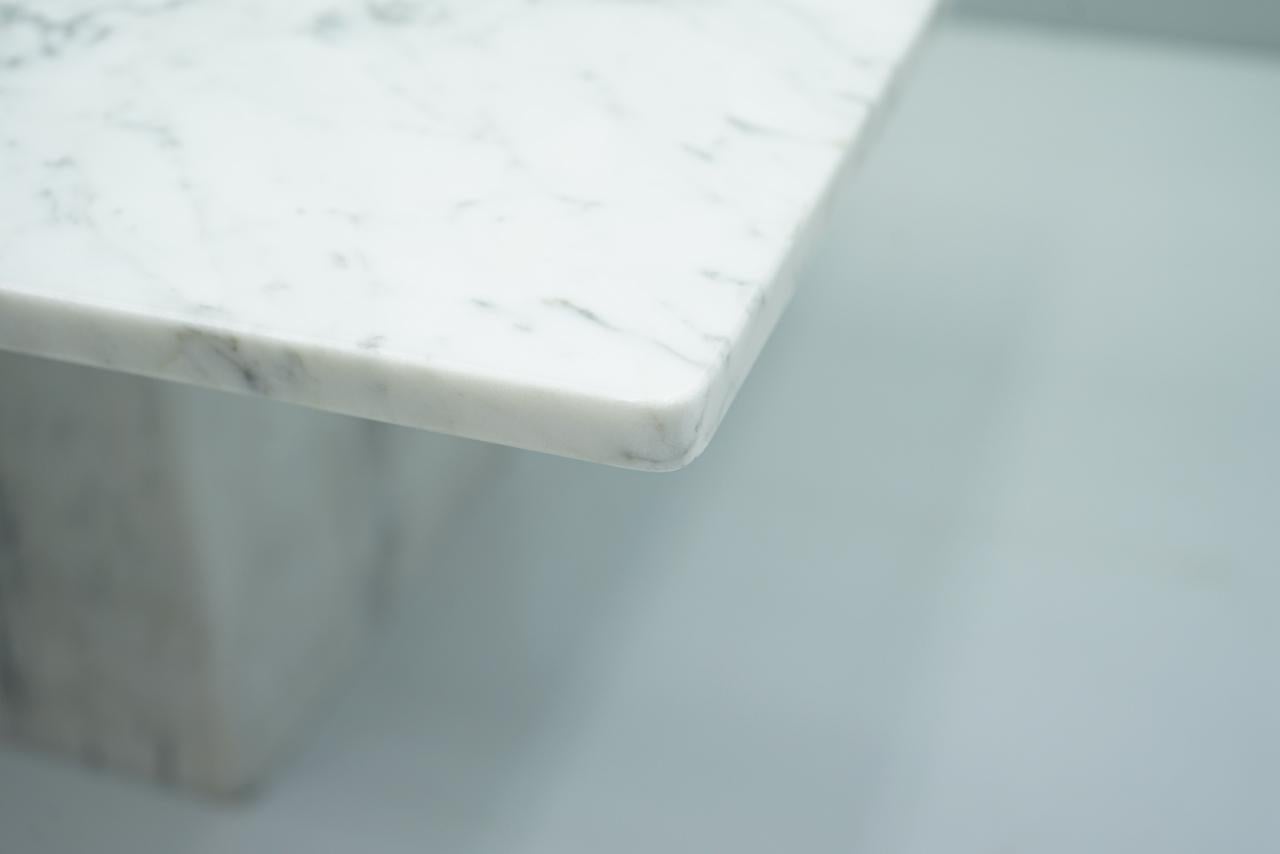 Late 20th Century Very Large Square Dining Table in White Carrara Marble, Italy, 1980s For Sale