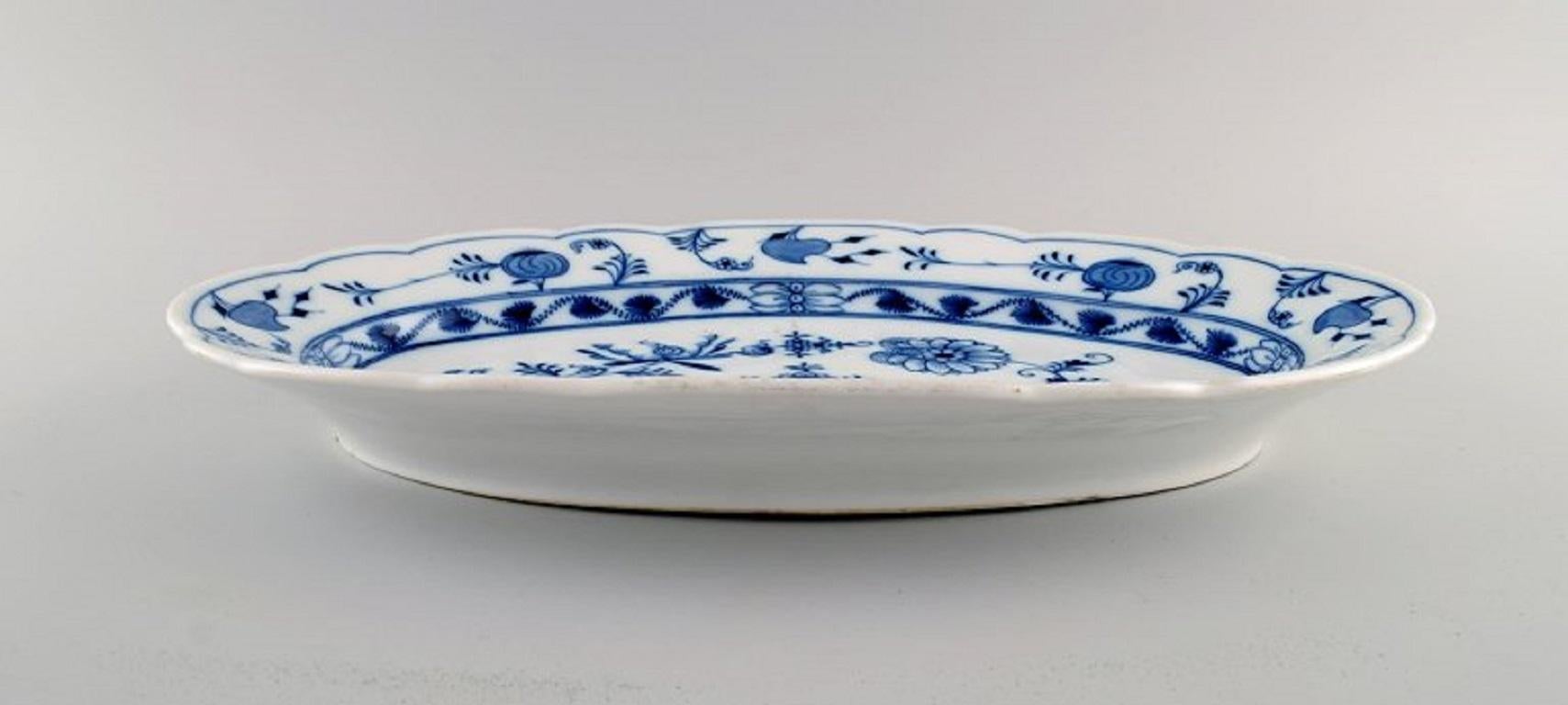 20th Century Very Large Stadt Meissen Blue Onion Serving Dish in Hand-Painted Porcelain