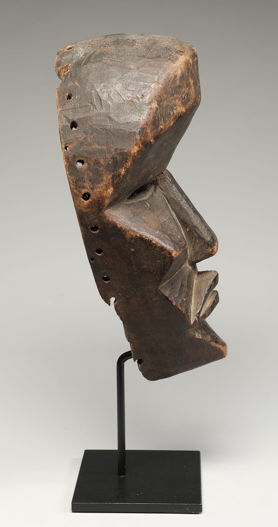 Liberian Very Large Strong Expressive Cubist Dan Mask Early 20th Century Liberia, Africa For Sale