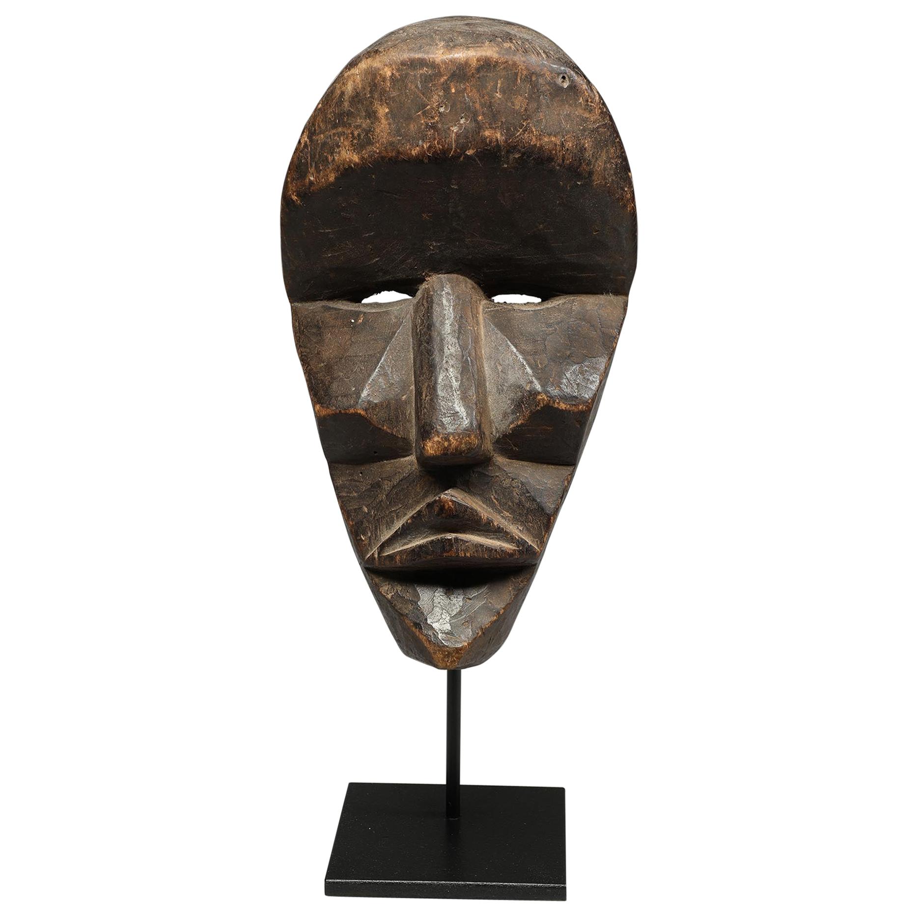 Very Large Strong Expressive Cubist Dan Mask Early 20th Century Liberia, Africa For Sale