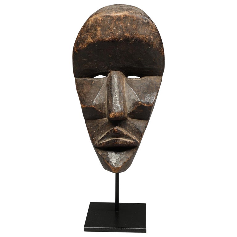 Very Large Strong Expressive Cubist Dan Mask Early 20th Century Liberia,  Africa For Sale at 1stDibs