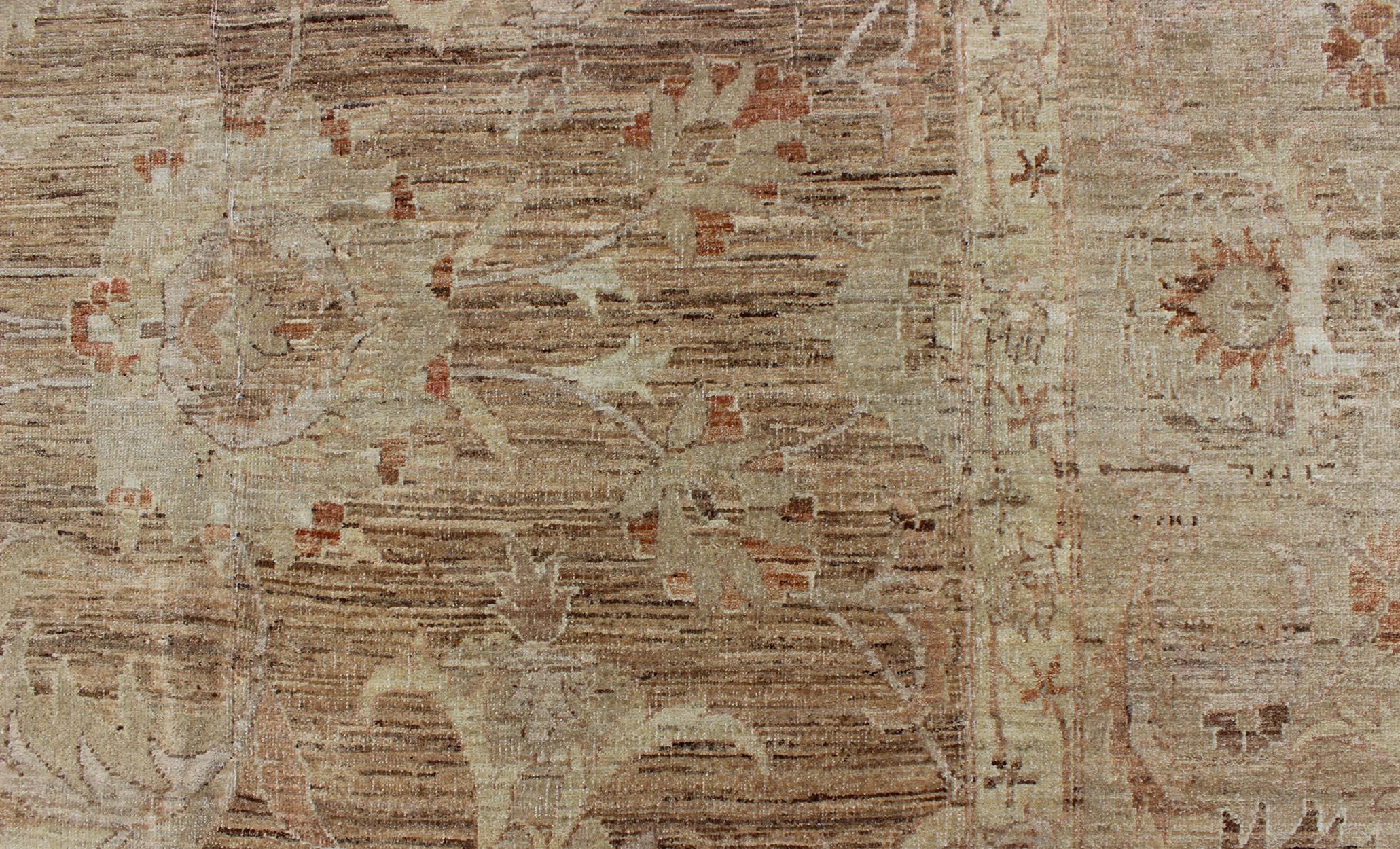 Very Large Sultanabad Pattern in Earth Tones with Light Brown Lt. Green & Taupe In Good Condition For Sale In Atlanta, GA