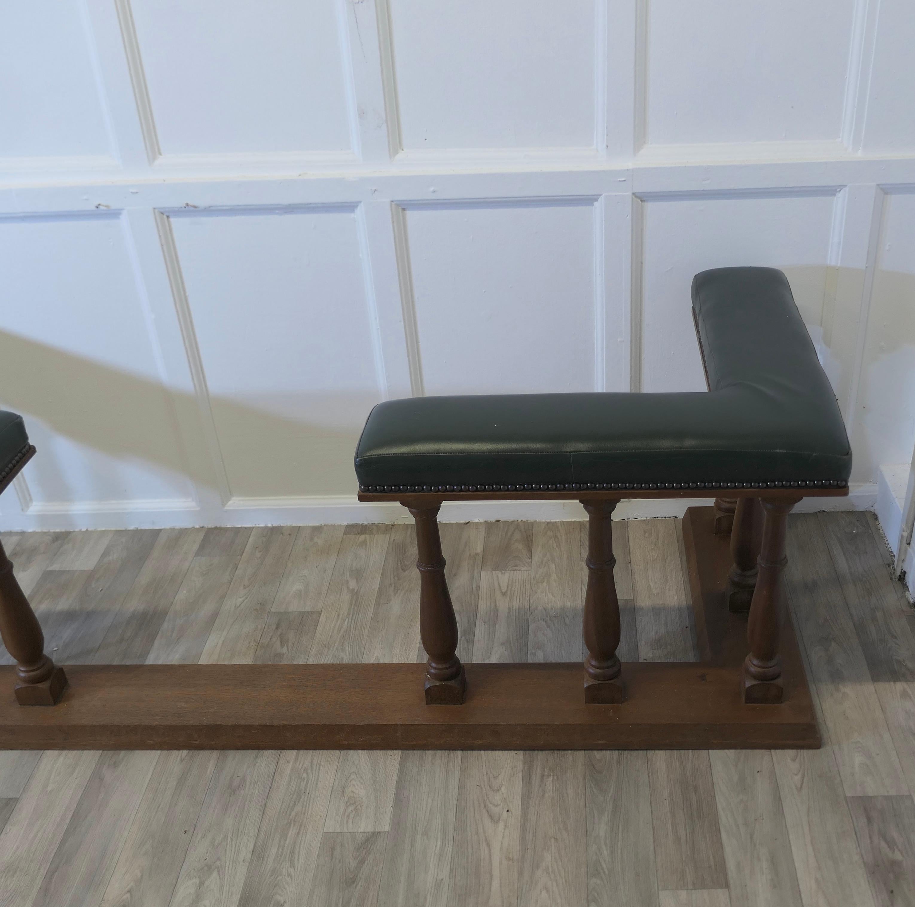 Very Large Teak and Leather Club Fender, Inglenook Fireside Seat In Good Condition In Godshill, Isle of Wight