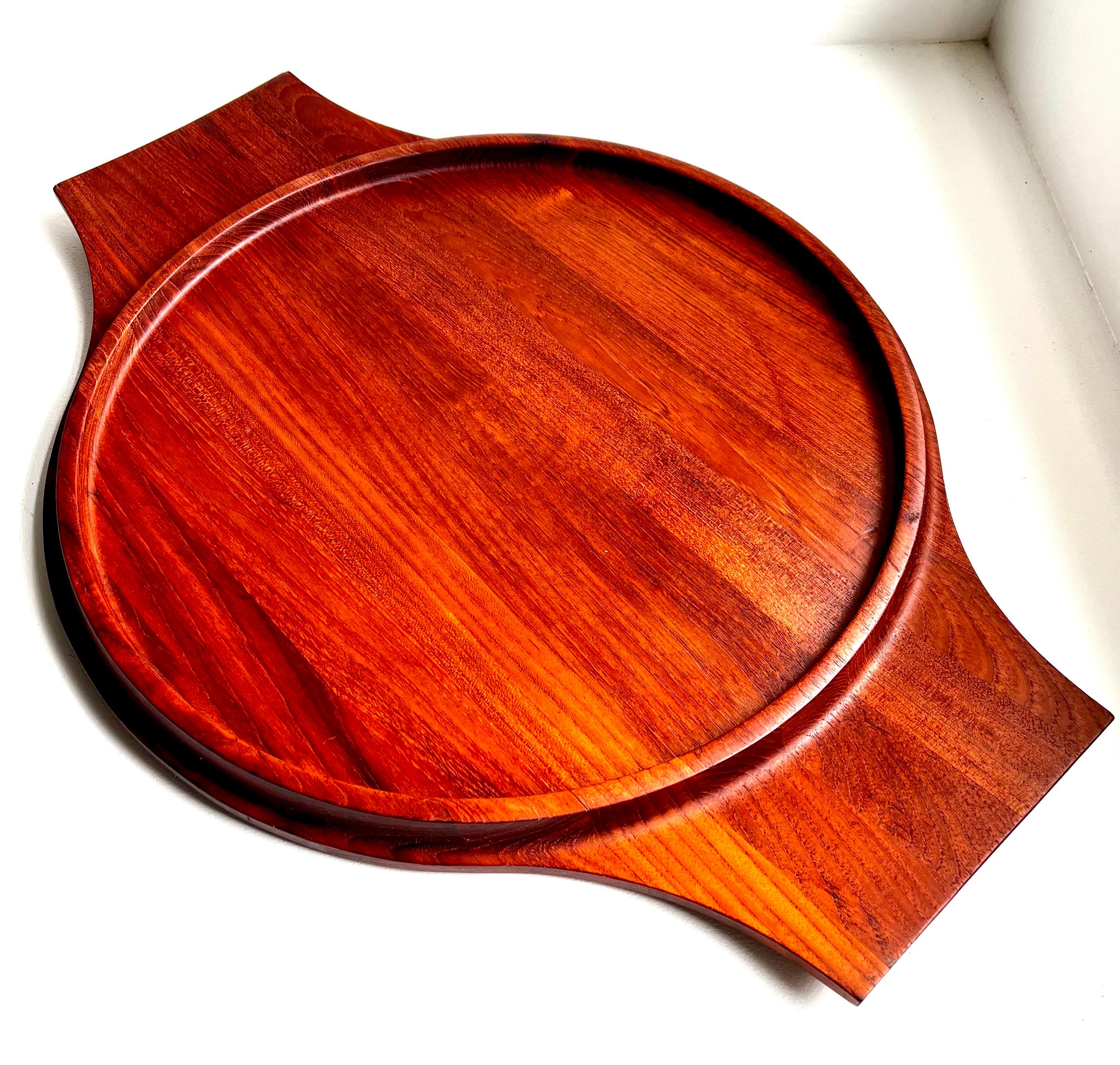 Bandeja muy grande de teca de Jens Quistgaard para Dansk Designs, circa 1960 Moderno de mediados de siglo en venta