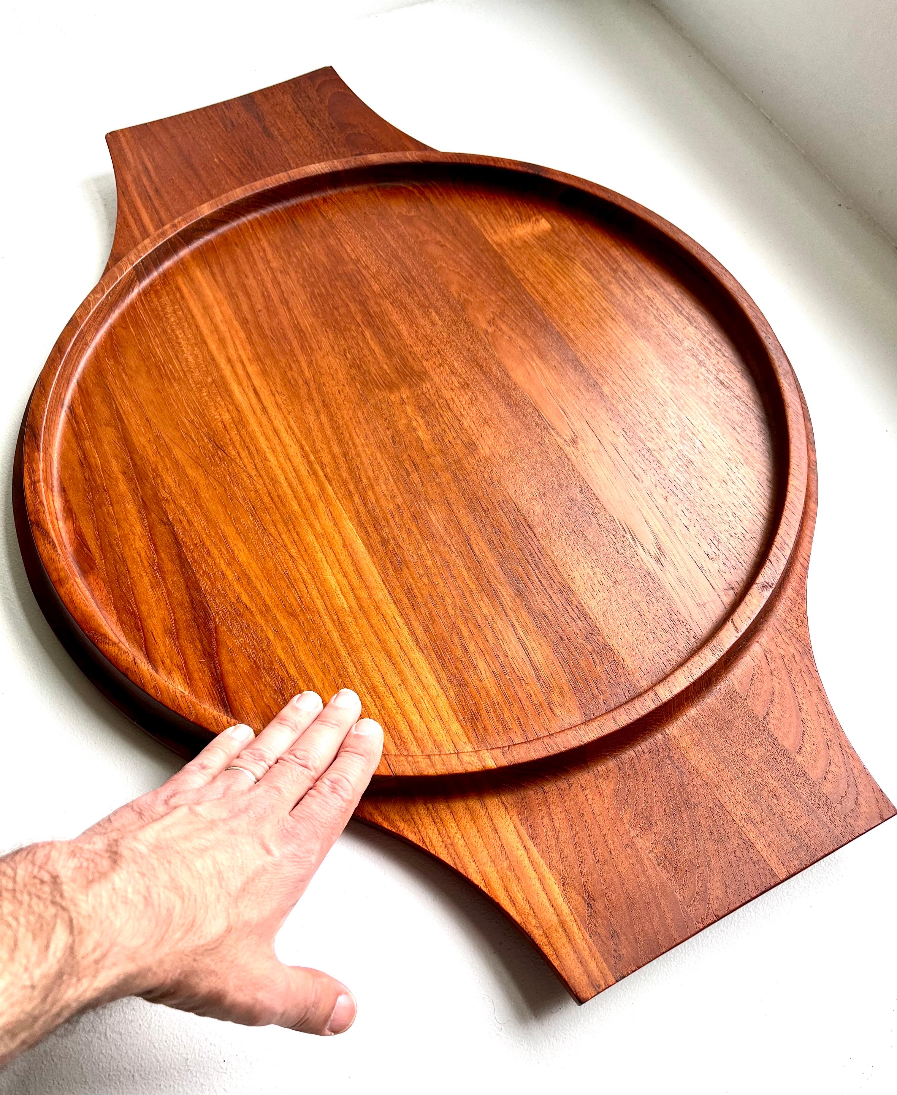 Bandeja muy grande de teca de Jens Quistgaard para Dansk Designs, circa 1960 mediados del siglo XX en venta