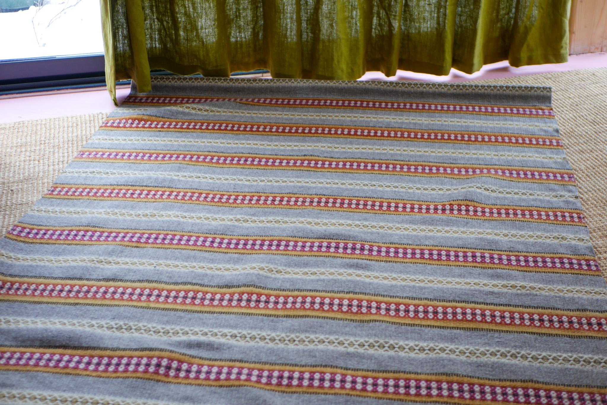 Suédois Très grande décoration murale traditionnelle scandinave, connue sous le nom de Rana en vente