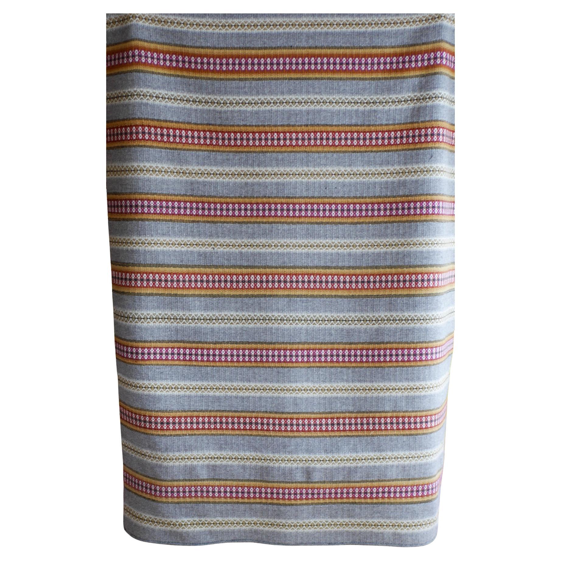 Très grande décoration murale traditionnelle scandinave, connue sous le nom de Rana en vente