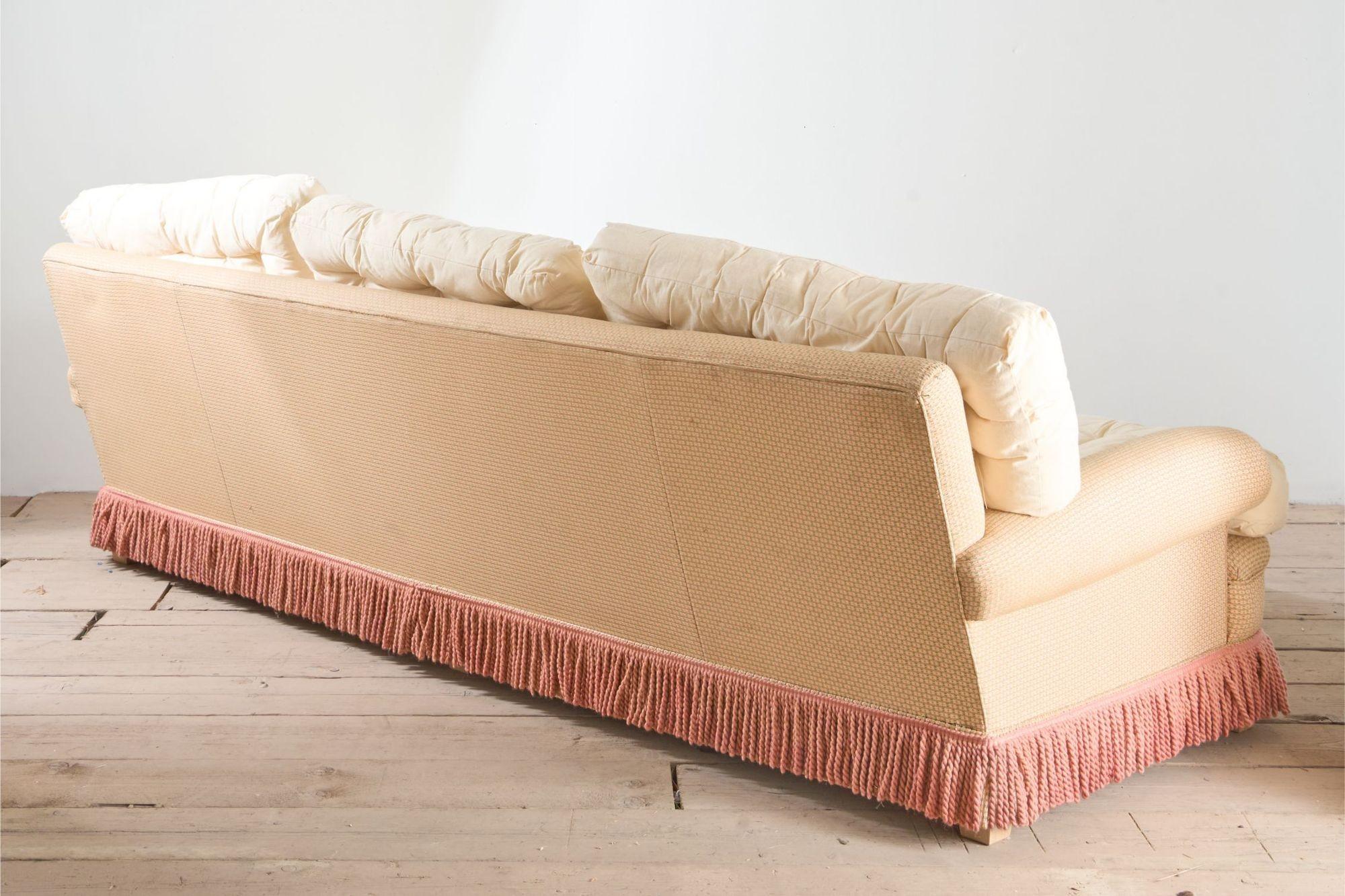 Very large Traditionally made 20th century country house sofa im Angebot 1