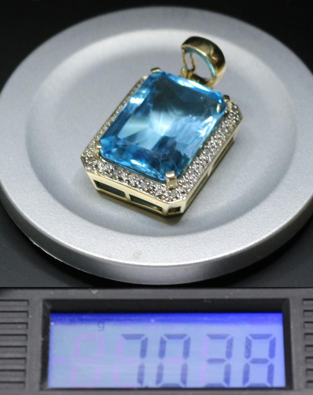 Very Large Vario Clip Pendant 585 White and Yellow Gold, Swiss Blue Topaz For Sale 5