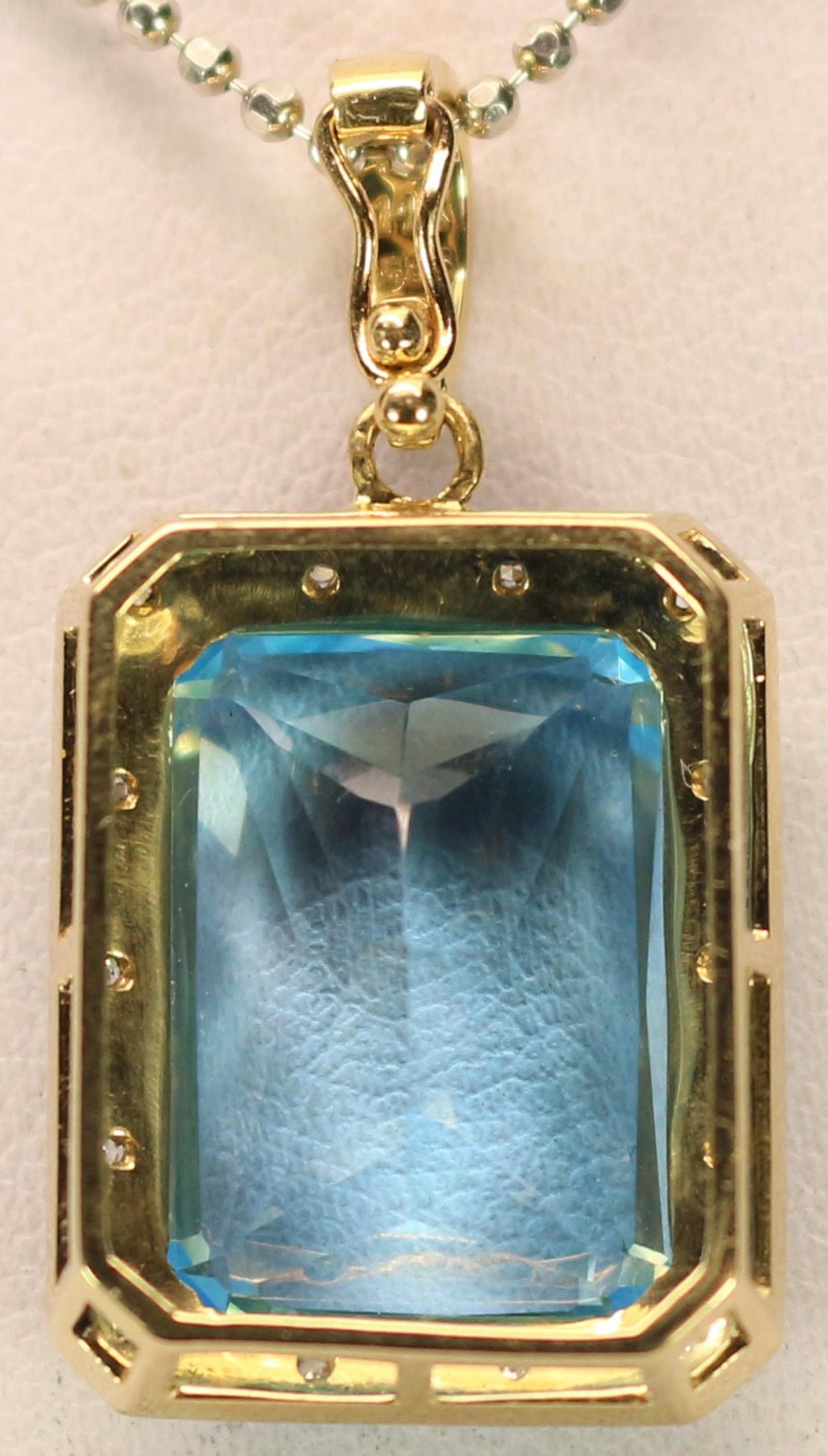 Women's Very Large Vario Clip Pendant 585 White and Yellow Gold, Swiss Blue Topaz For Sale